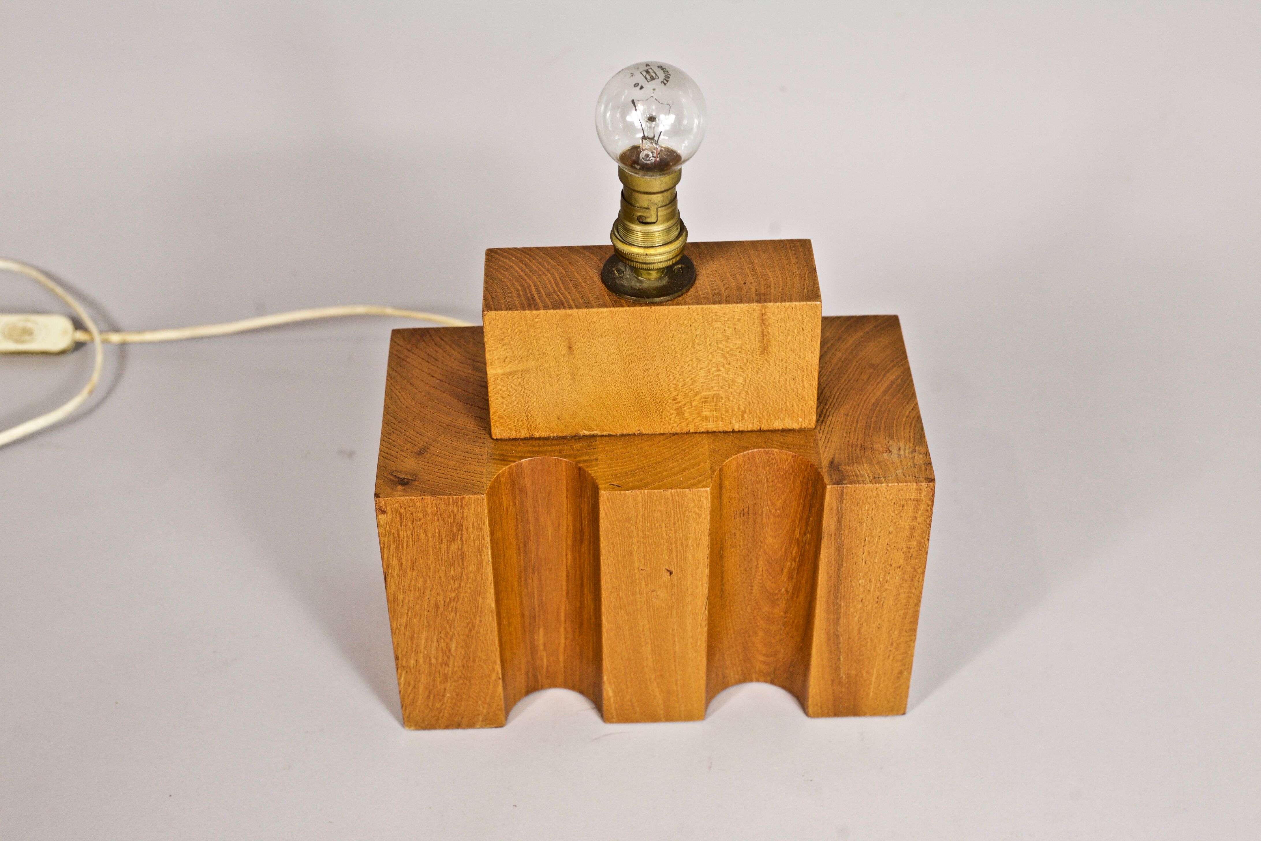 Constructivist wooden lamp edited by the House renewed circa 1970