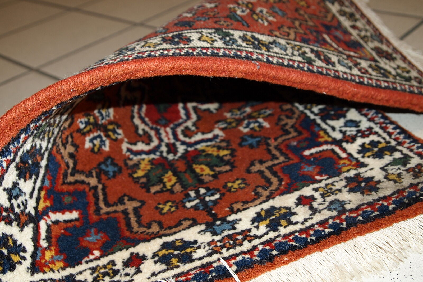 Vintage Persian Hamaadan done hand 40cm x 59cm carpet 1970 s