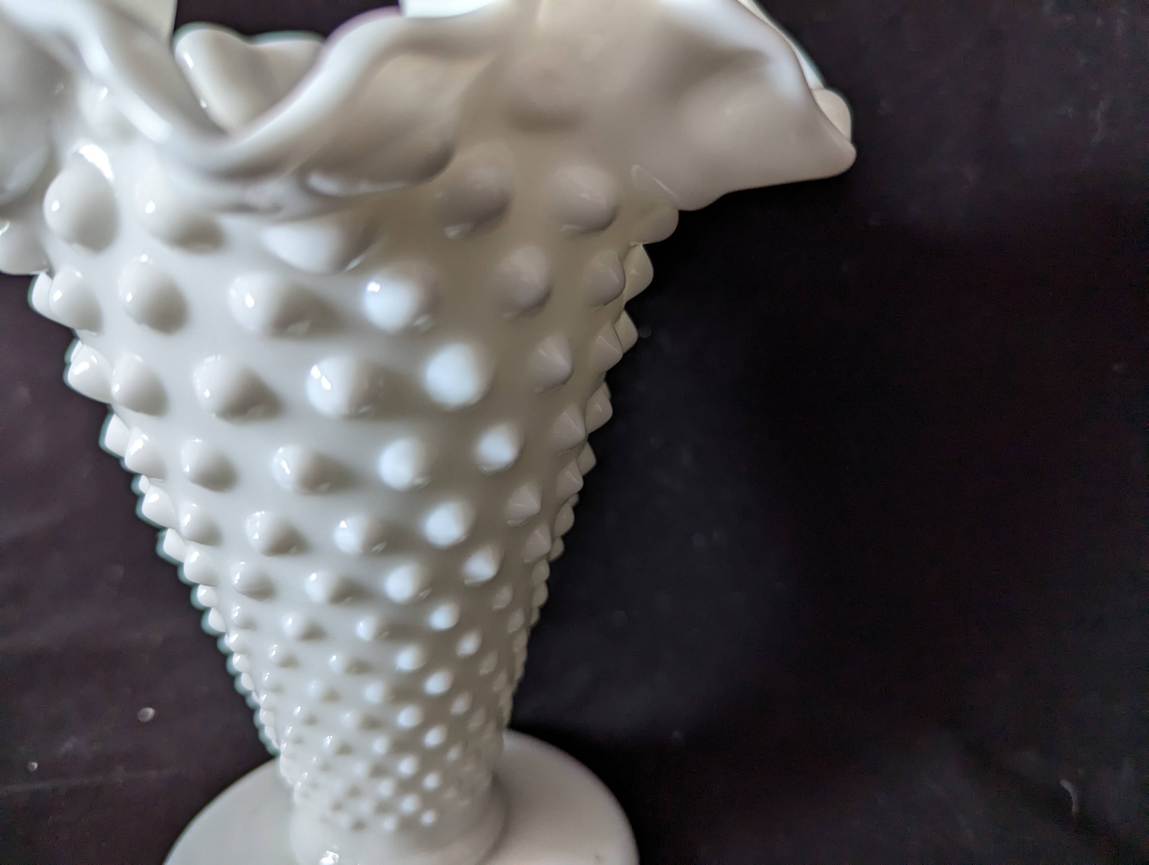 vase Fenton en opaline blanche
