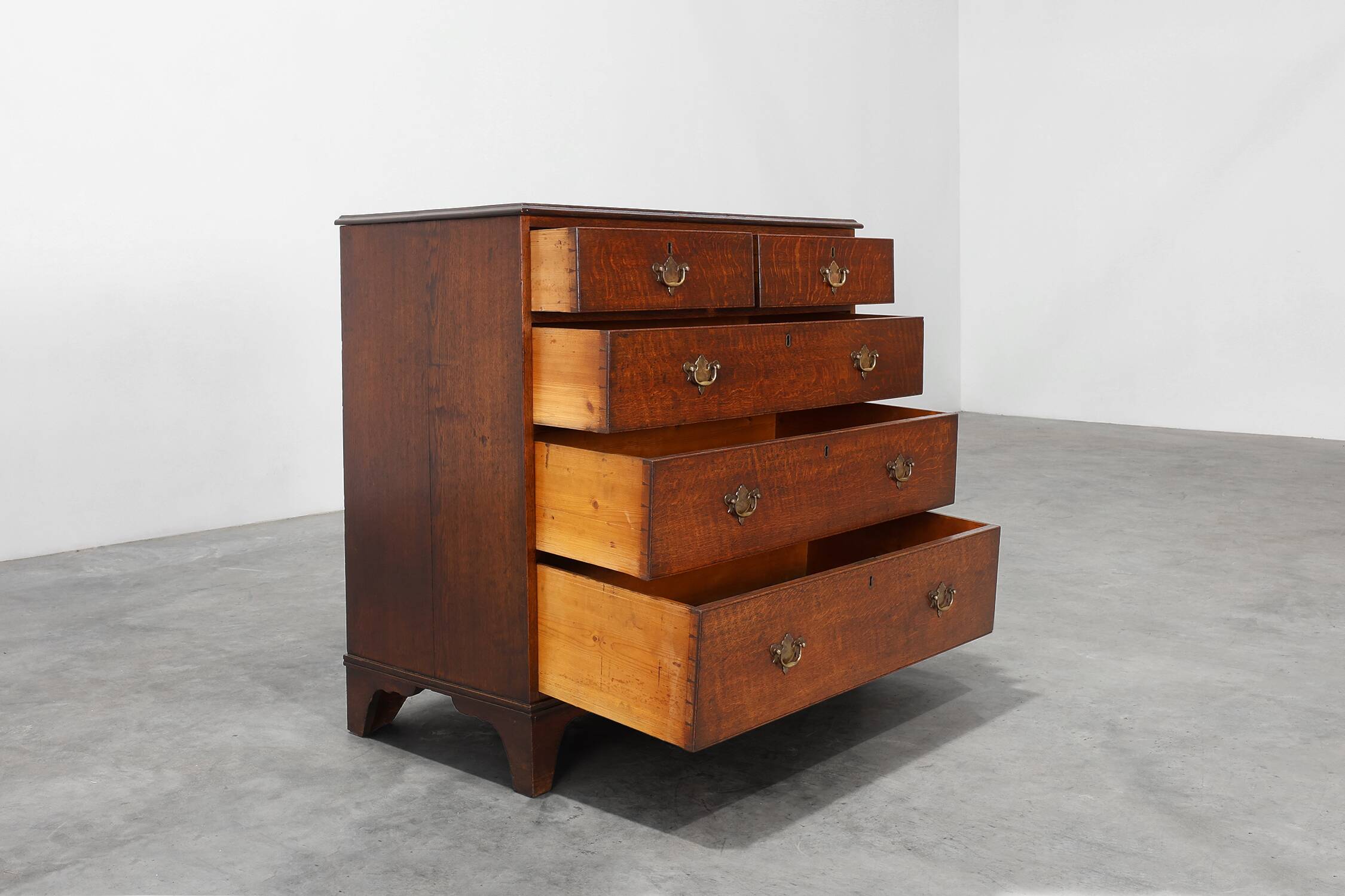 19th Century Georgian Chest of Drawers, United Kingdom