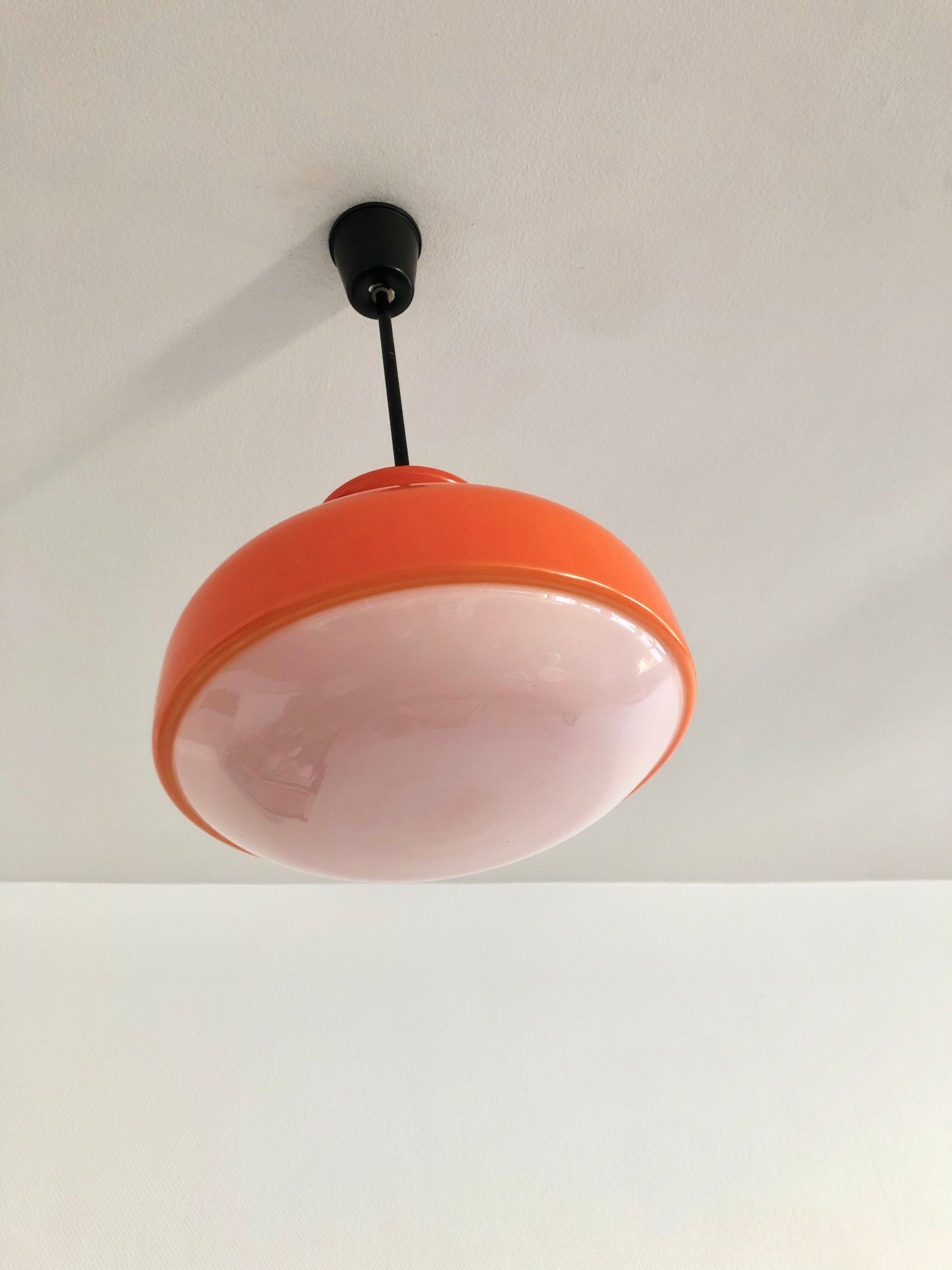 Orange opaline suspension