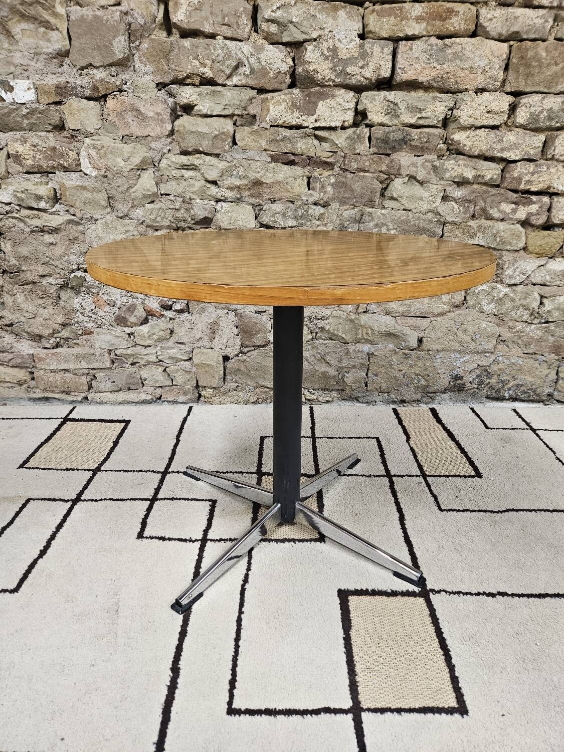 Vintage round coffee table 1970