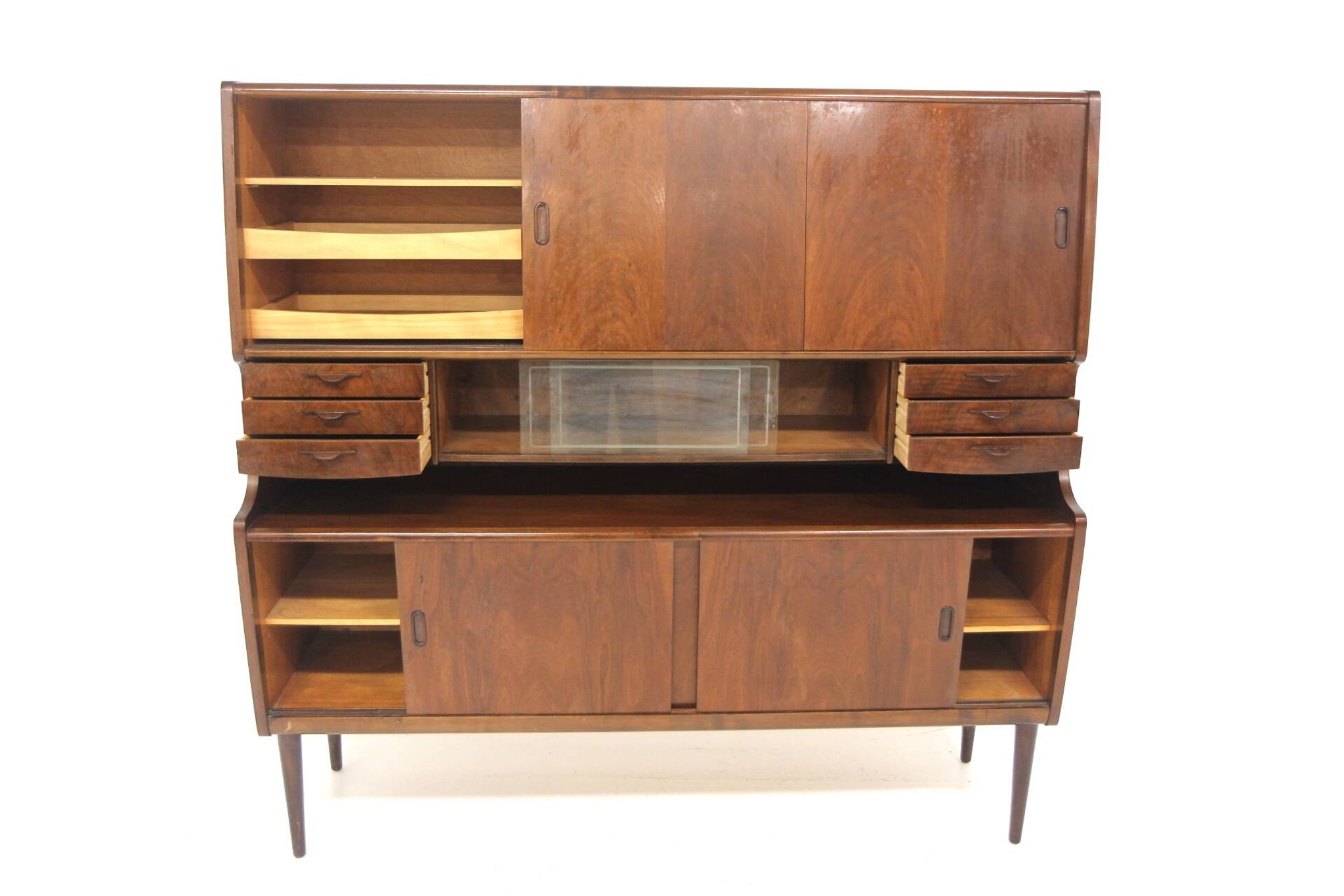 Enfilade scandinave en noyer, Suède, 1960