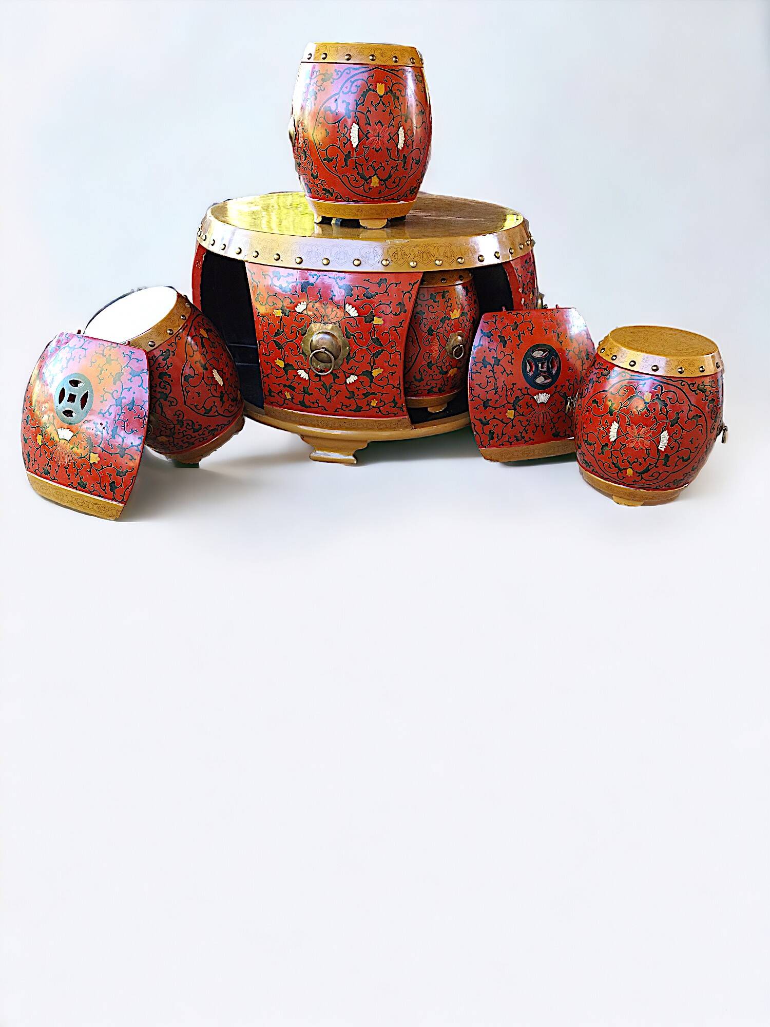 Drum coffee table and its 4 nesting stools in Chinese lacquered wood - Jin