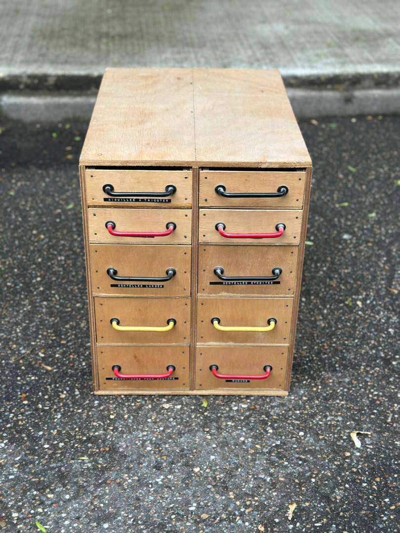 Wooden workshop chest of drawers with 10 drawers