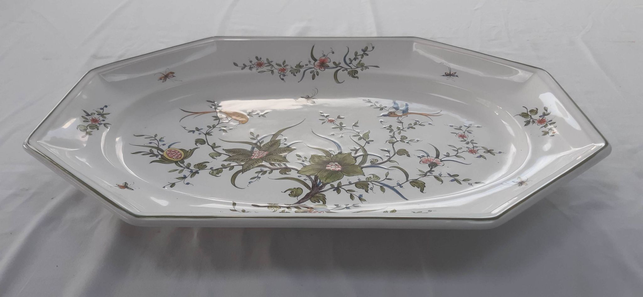 Large octagonal earthenware dish Lallier in Moustiers