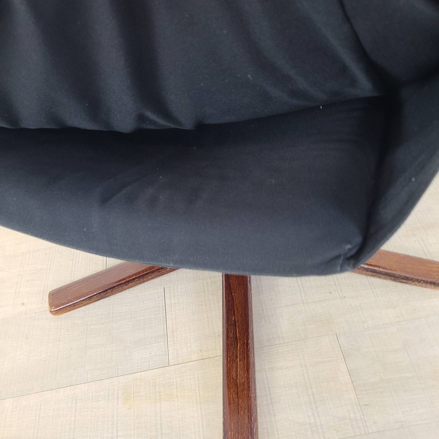 Fauteuil design scandinave cuir teck vintage Gote Mobler