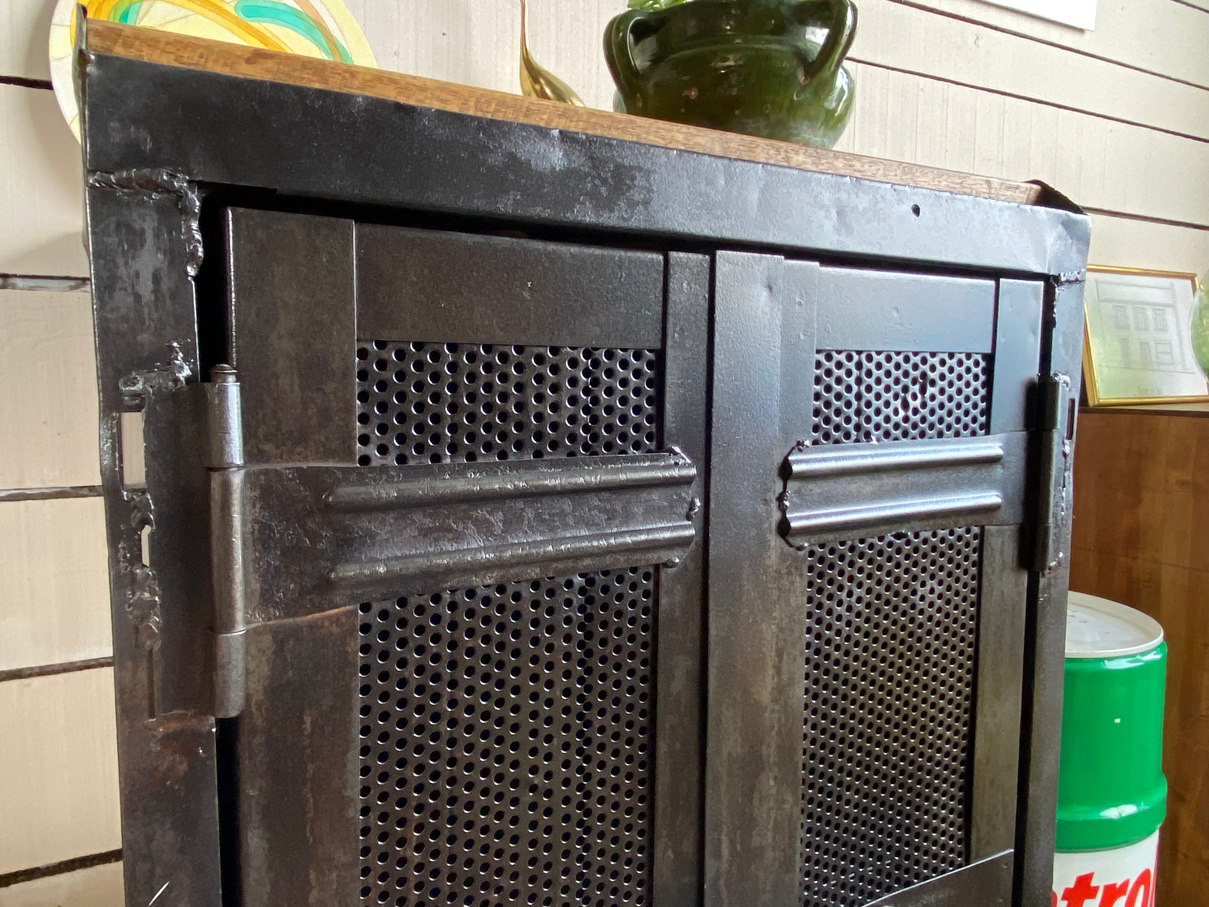 Metal workshop furniture