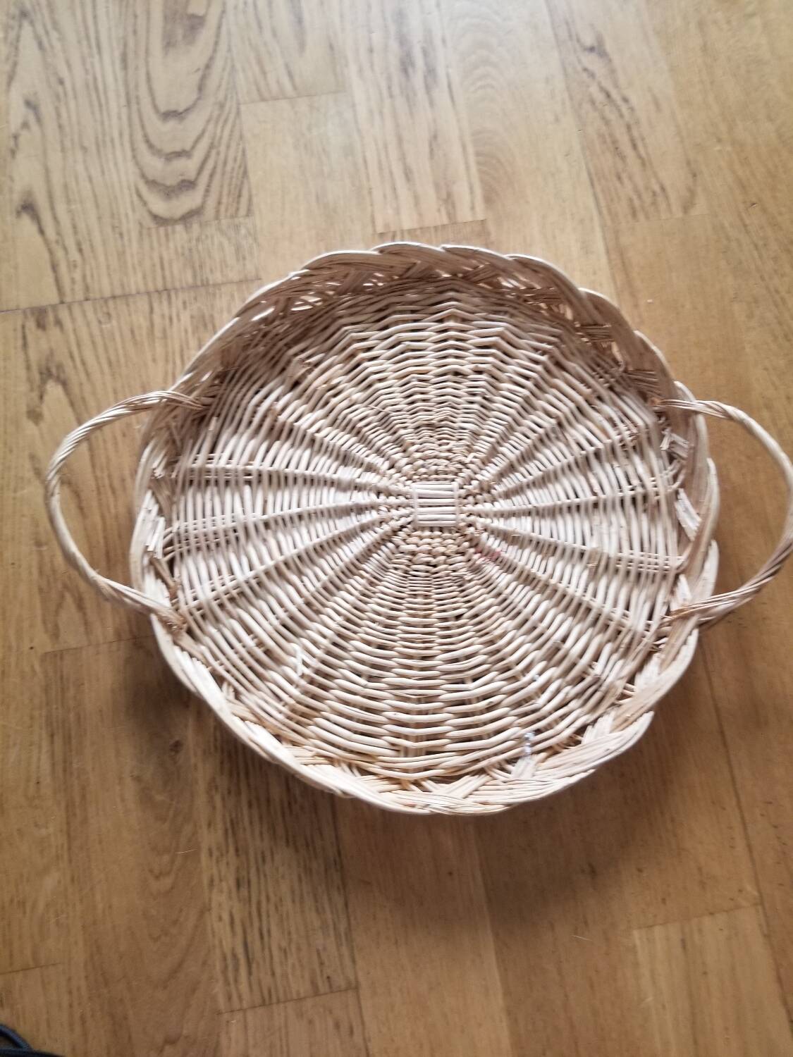 Wicker tray
