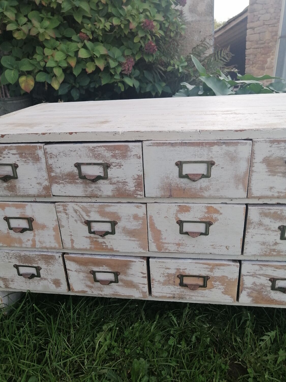Drawer cabinet