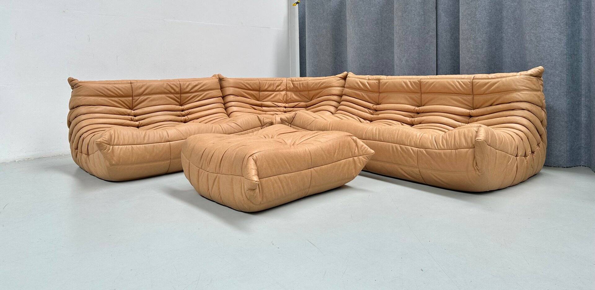 Ensemble de salon Togo en cuir marron camel français, attribué à Michel Ducaroy pour Ligne Roset, ensemble de 4 pièces