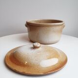 Pot in sandstone