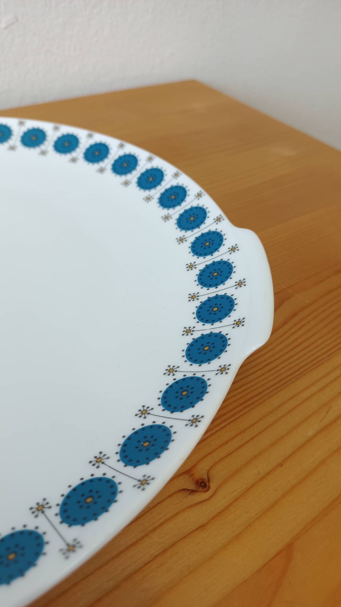 Service 4 dishes Thomas
