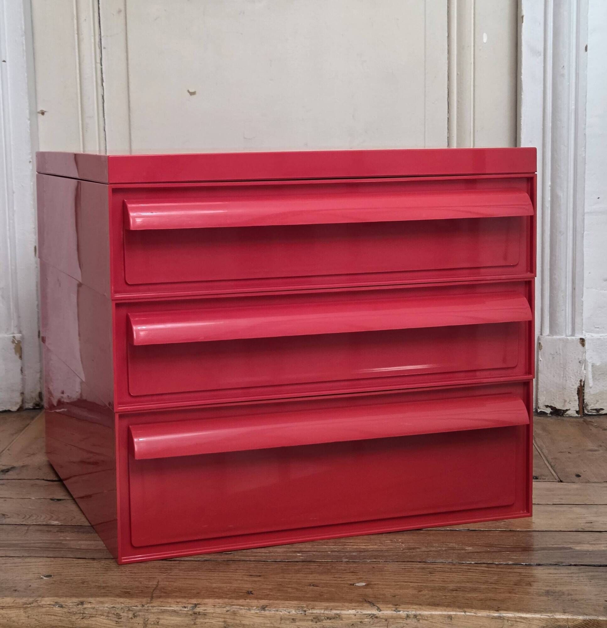 Kartell 4602 Simon Fussell – modular furniture with 3 drawers, red, Italy, 1970.