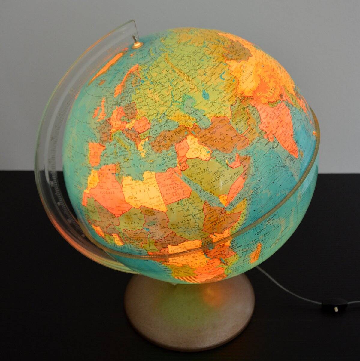Terrestrial globe, illumina italy 1960s XL format