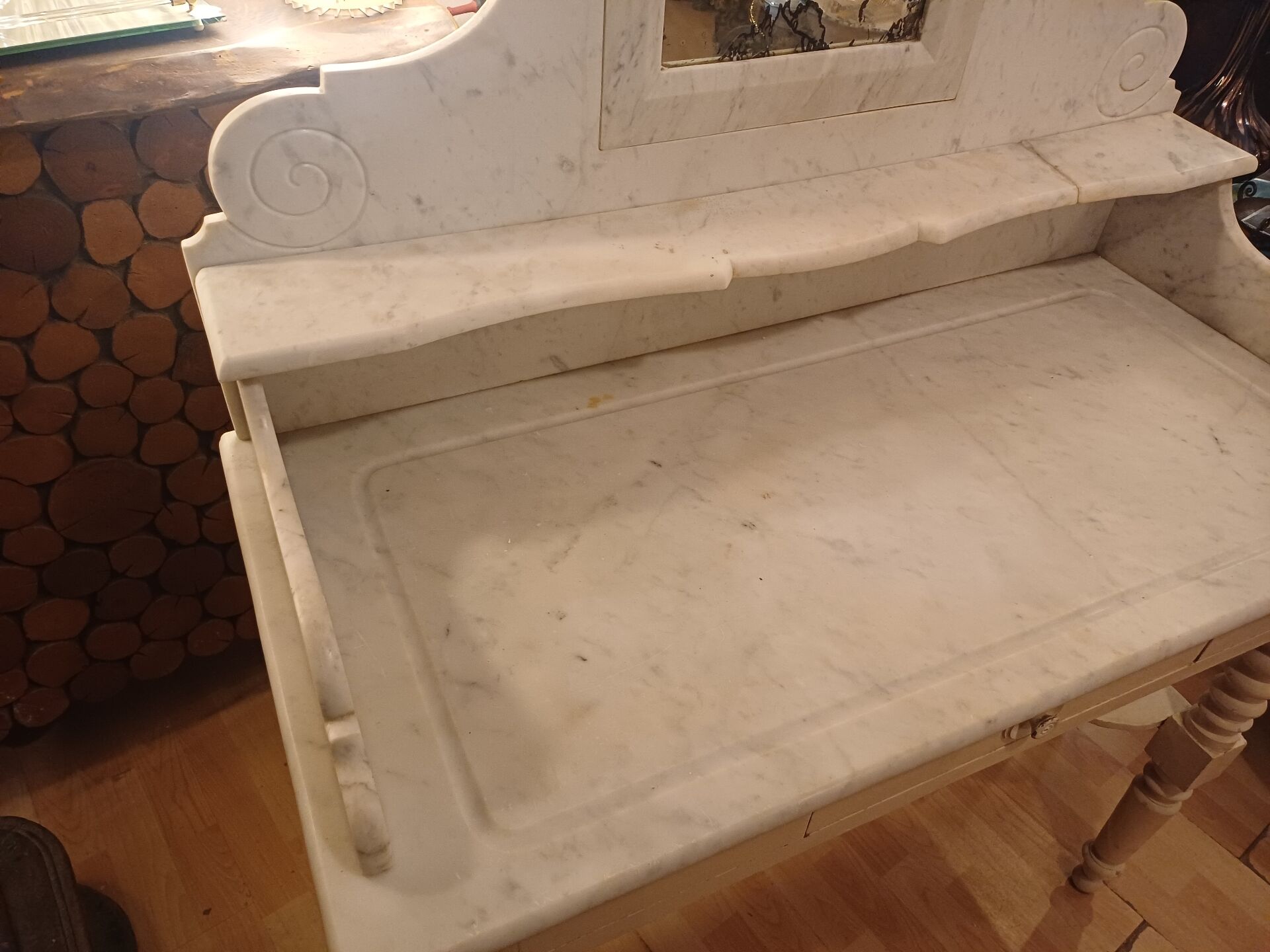 Belle et grande coiffeuse blanche, marbre blanc époque 19 eme