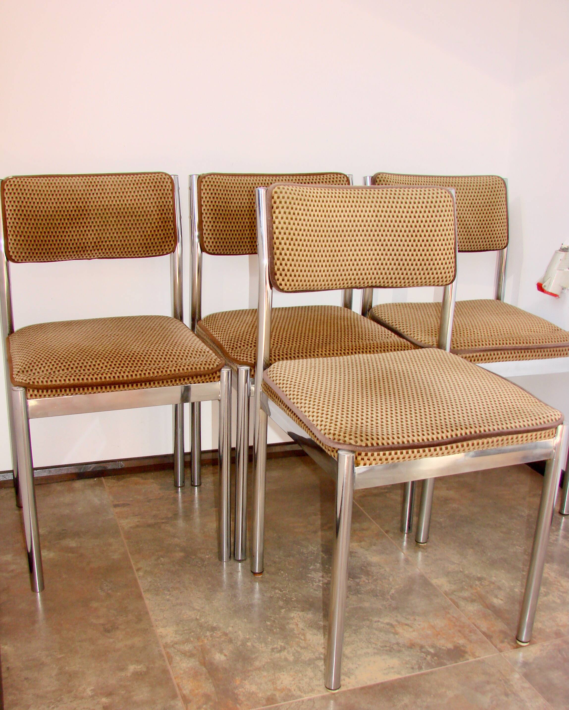 Set of 4 chairs from the 1970s – chrome, vintage fabric