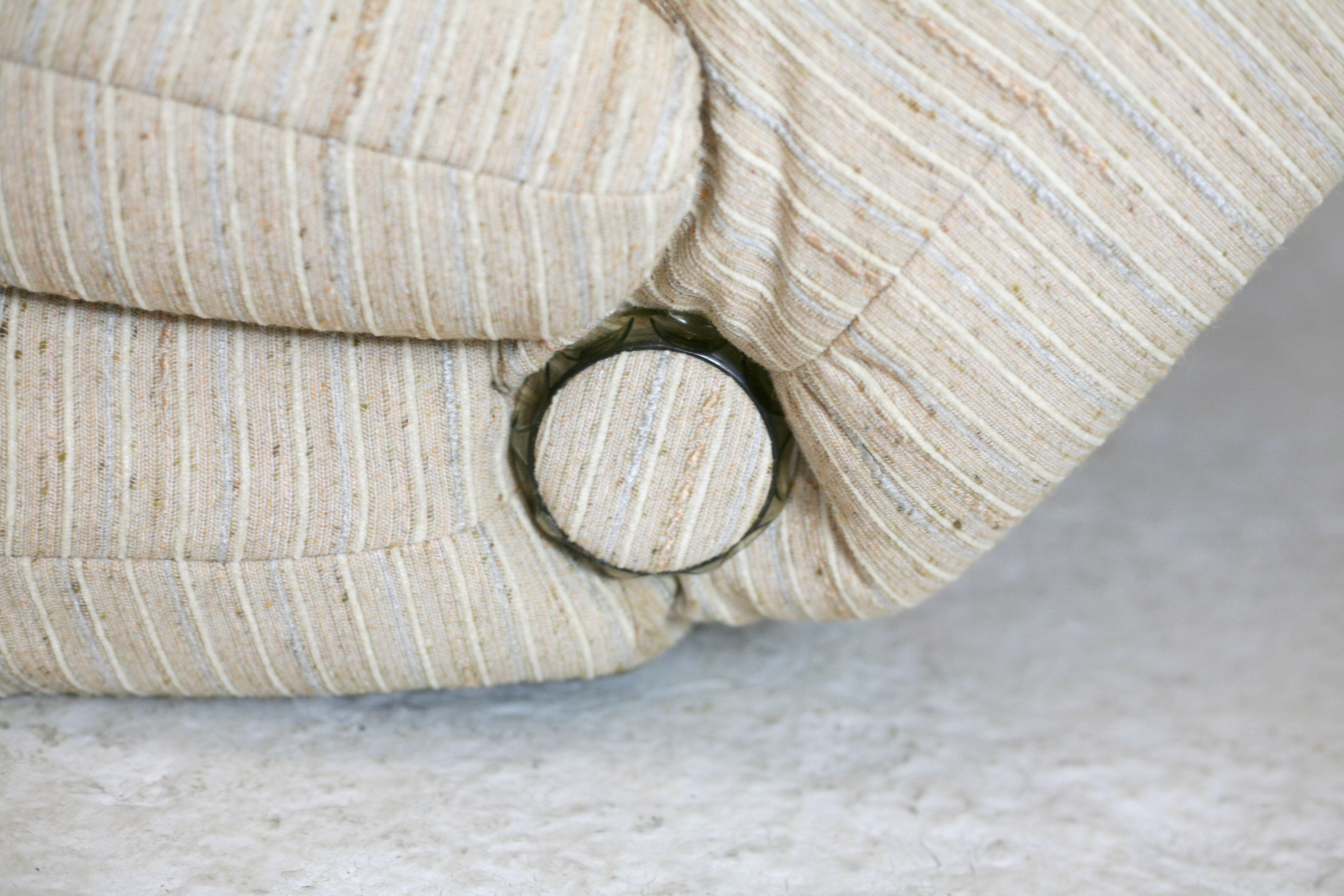 Reclining sofa color "crème chinée", France, circa 1970