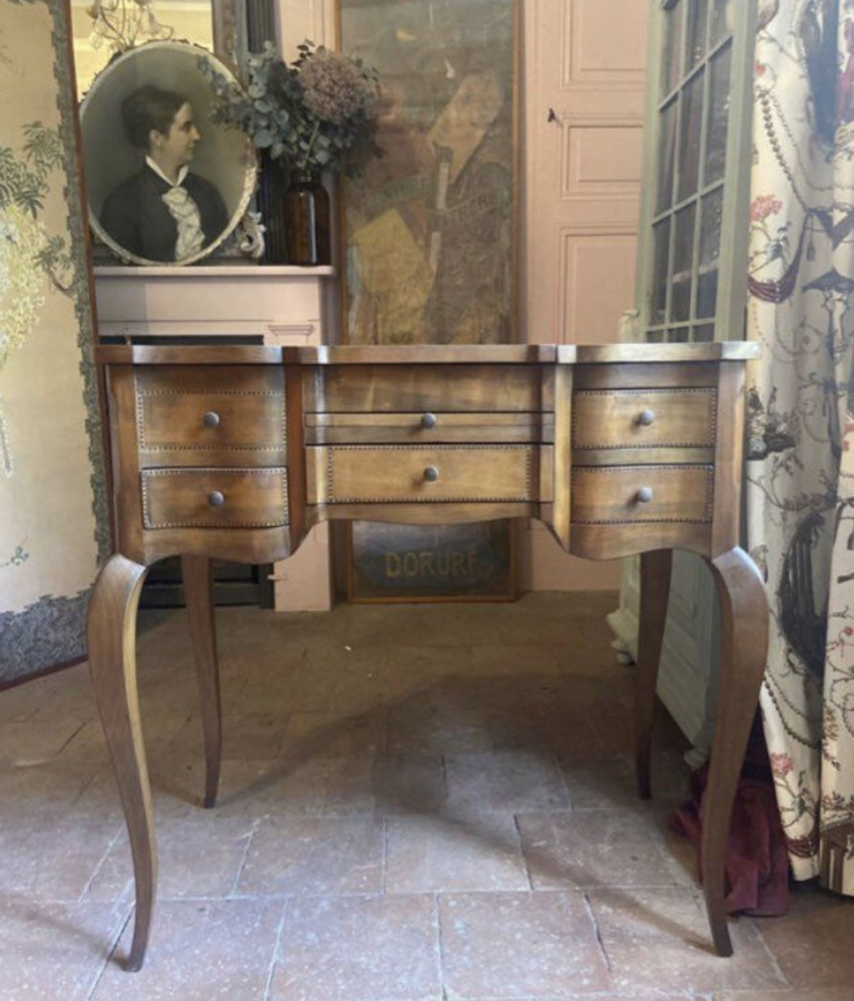 Old dressing table from the 1900s in cherry wood
