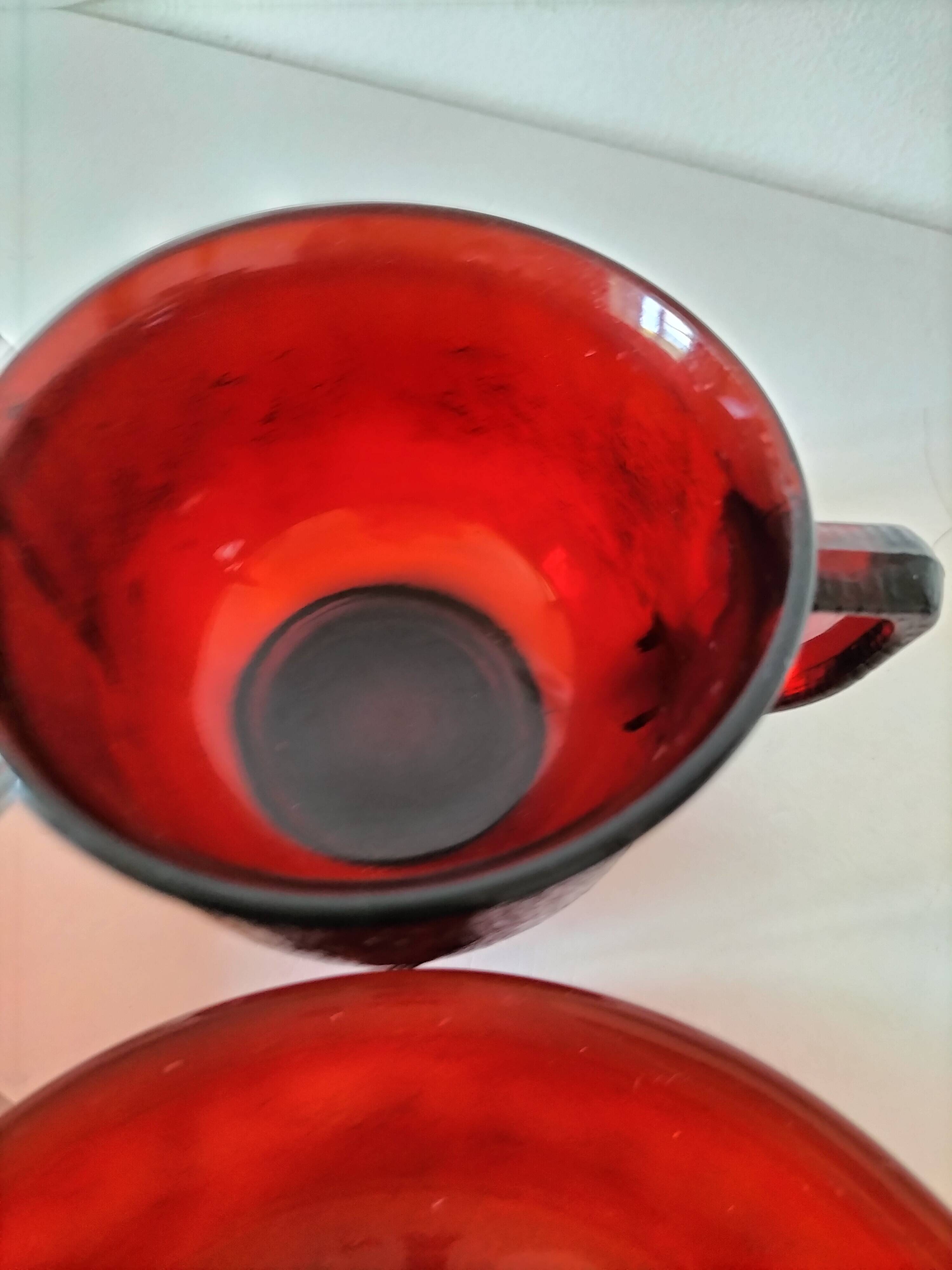 Set of cups and saucers Arcoroc Sierra ruby – 1970s
