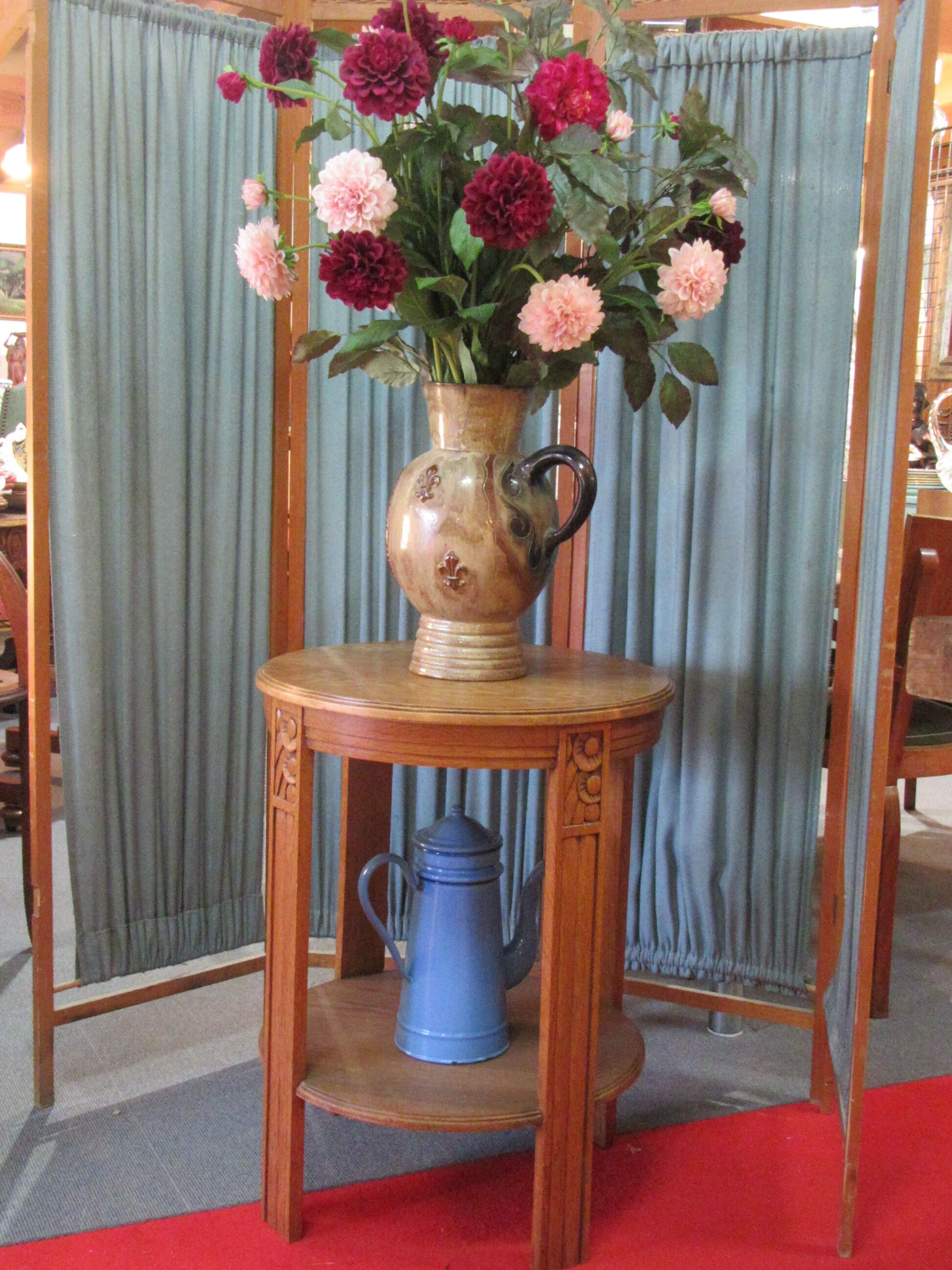 Oak art deco pedestal table