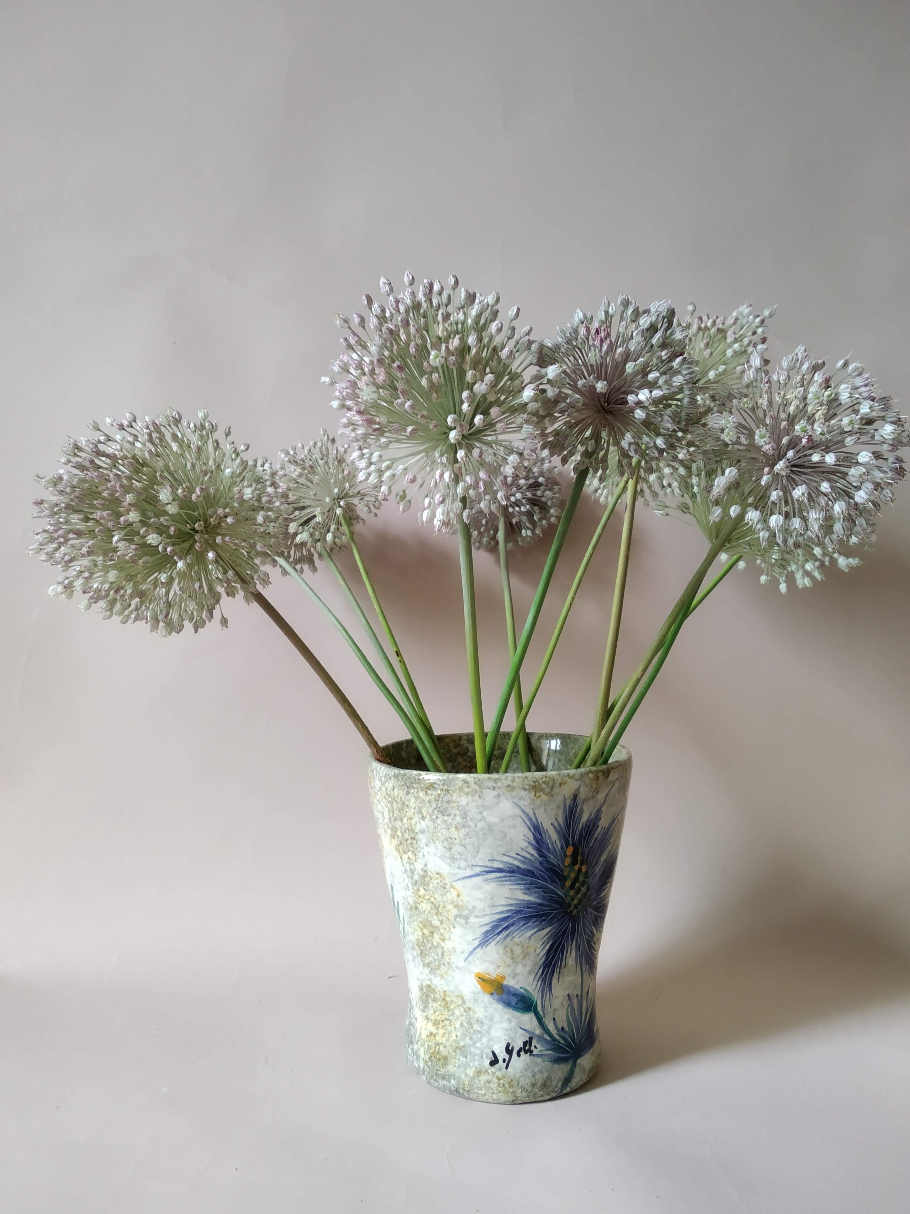 Thistle vase J Yyell Vallauris