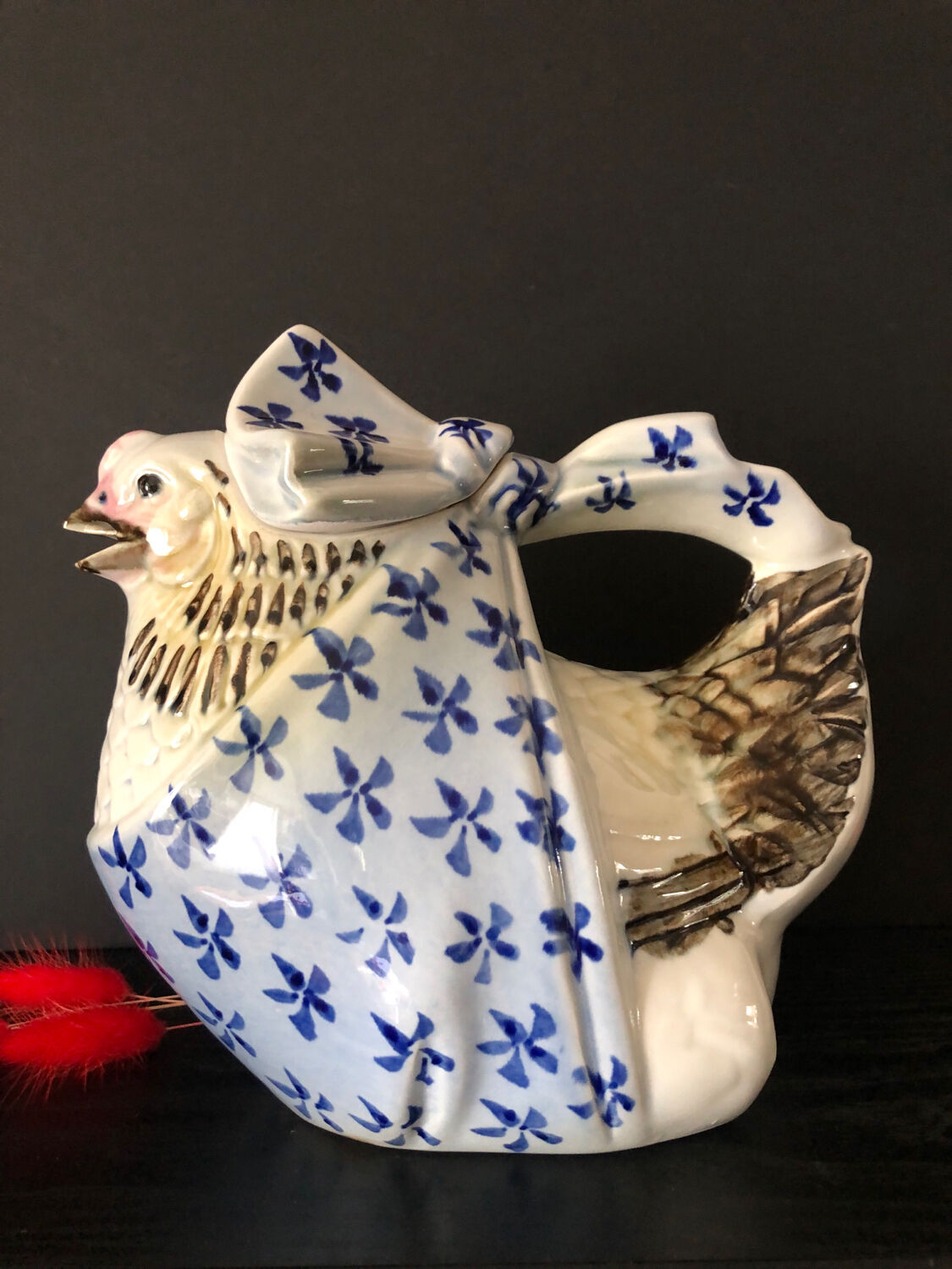 Teapot earthenware decoration vintage hen