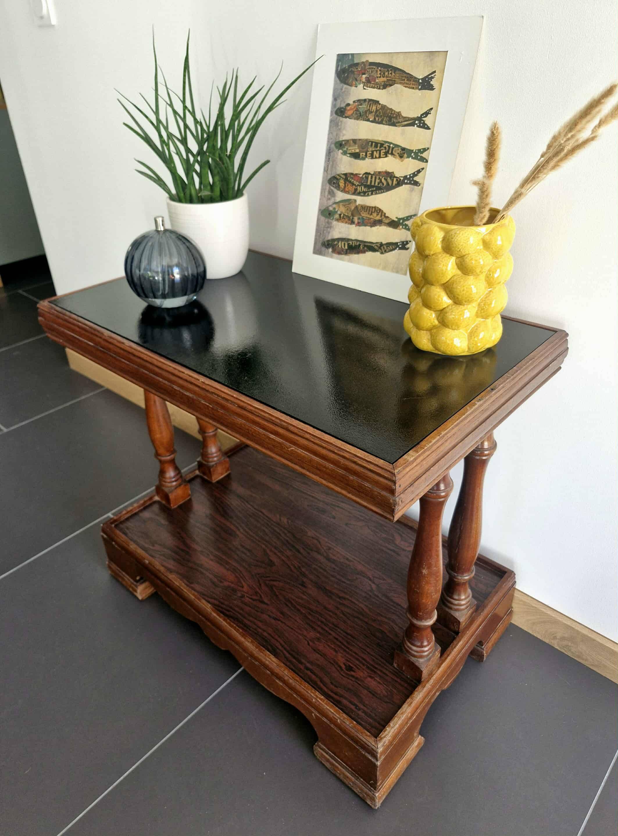 Coffee table / Side table