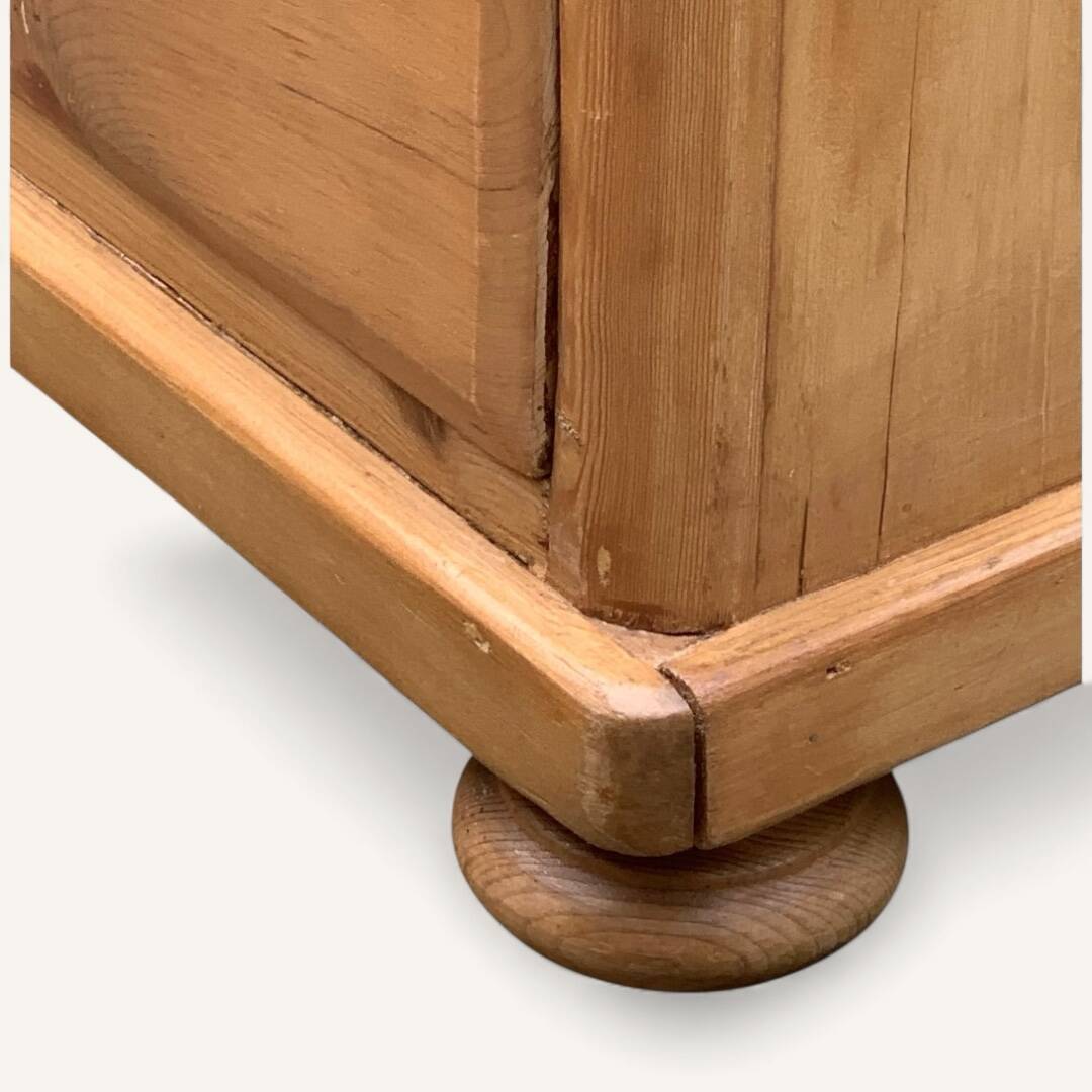 Commode, English slant-front desk, 19th century.