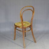Thonet Chair No. 8 from 1870, original condition. Collector's item.