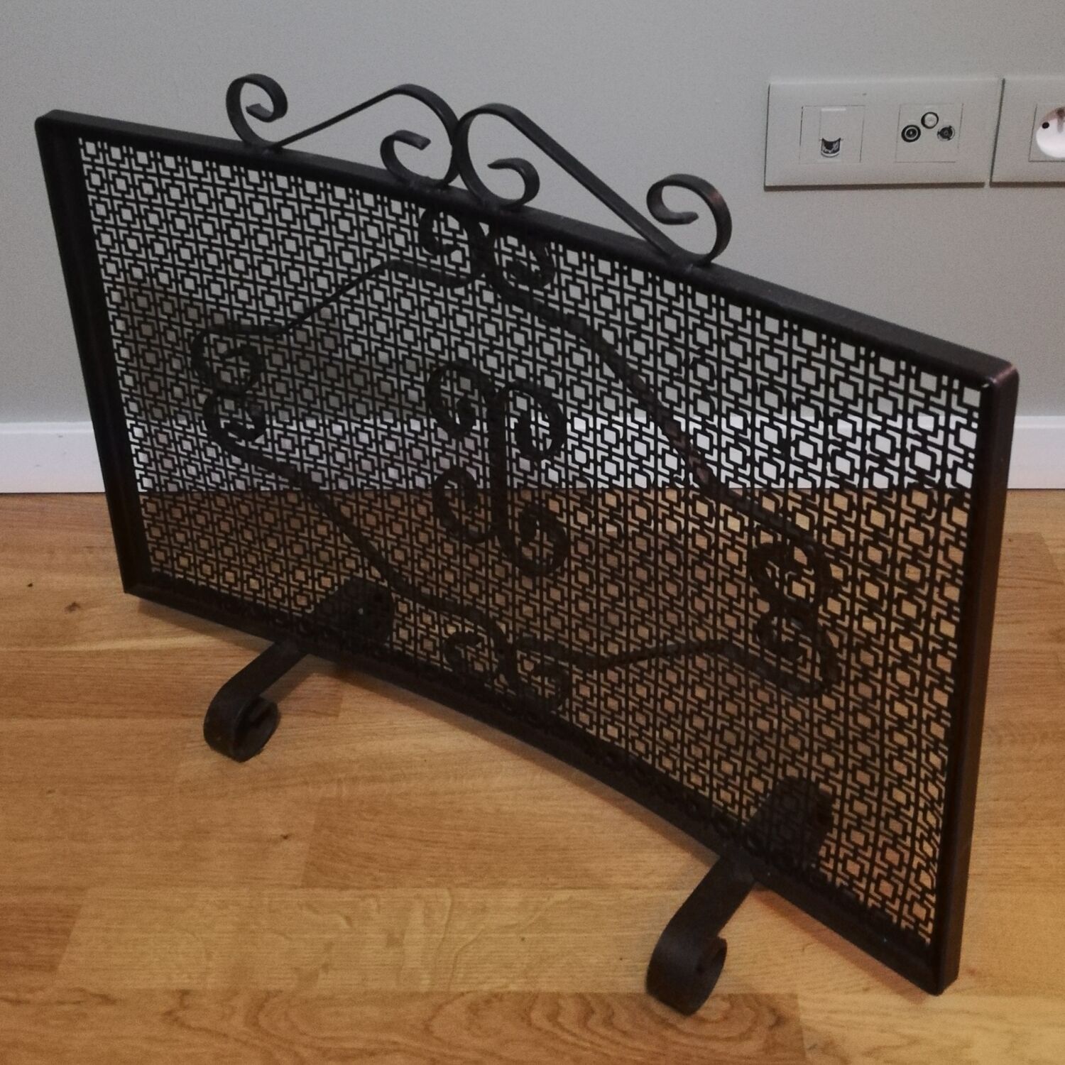Wrought iron fireplace screen