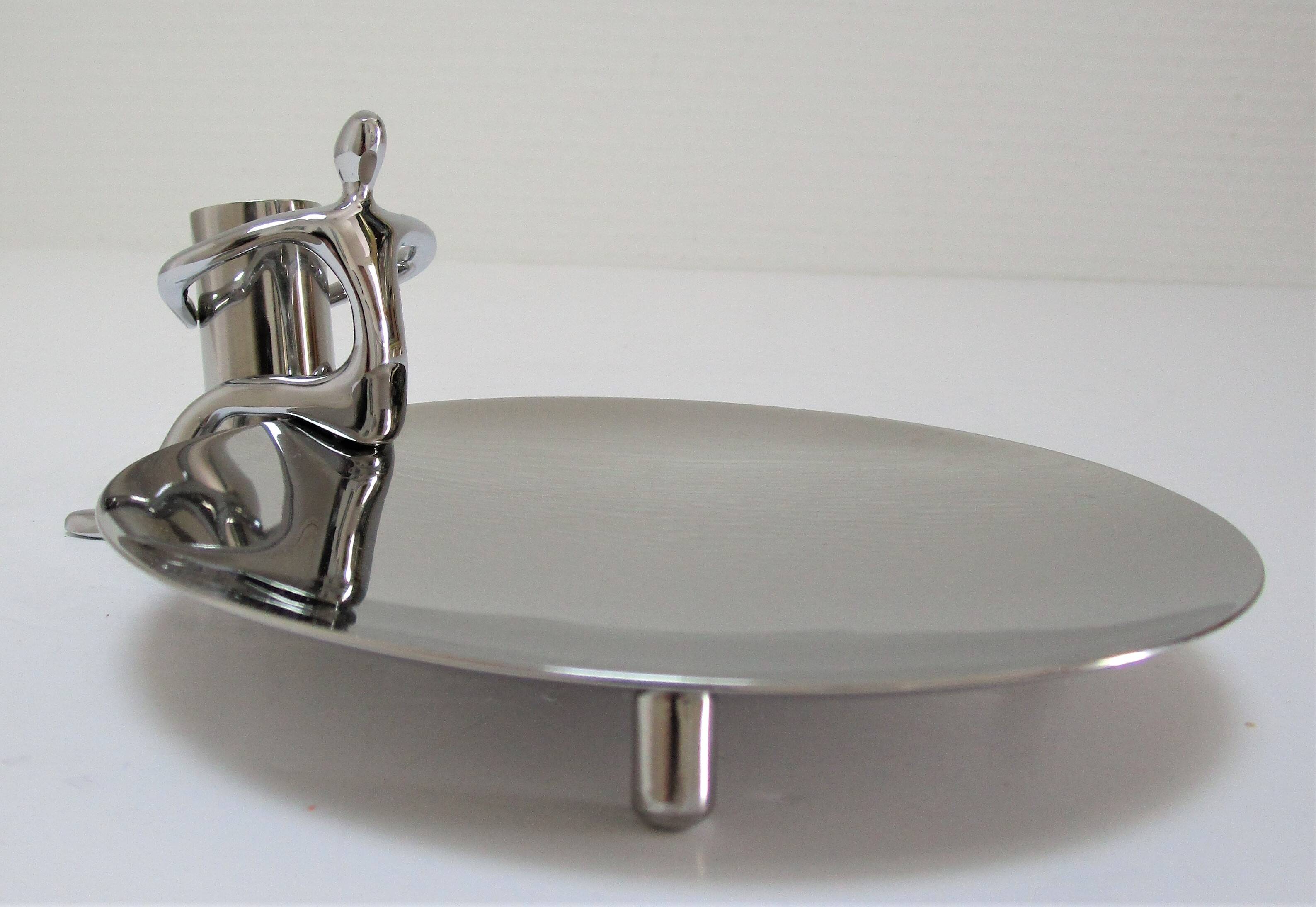 Coupe en laiton chromé design par Mukul Goyal