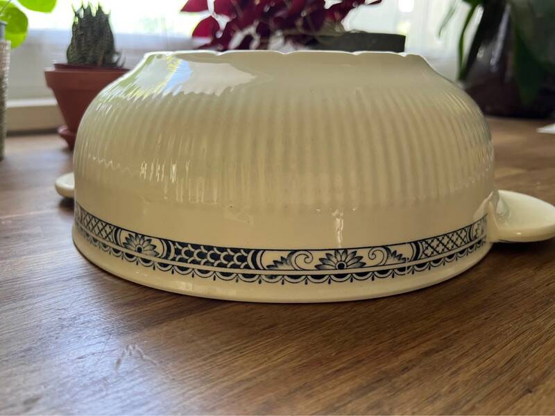 Antique earthenware vegetable dish Salins - Terre de fer