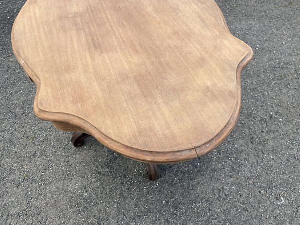 Table violon ancienne brute — pied central sculpté