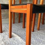 Chaises scandinave vintage en teck et simili cuir noir (x4)