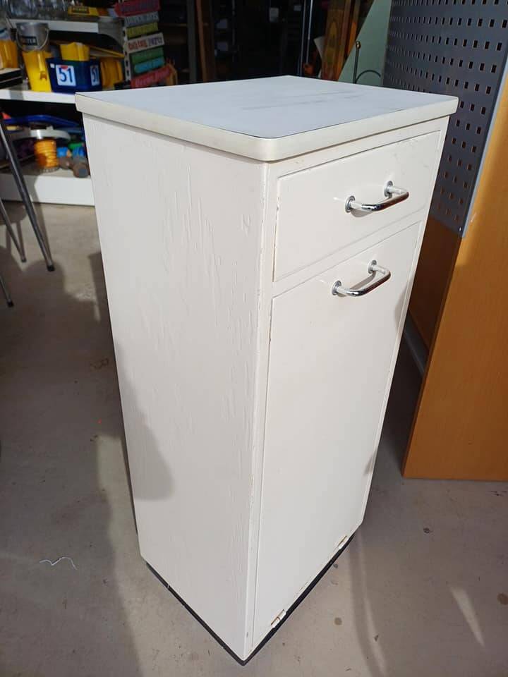 Meuble vintage en bois et formica