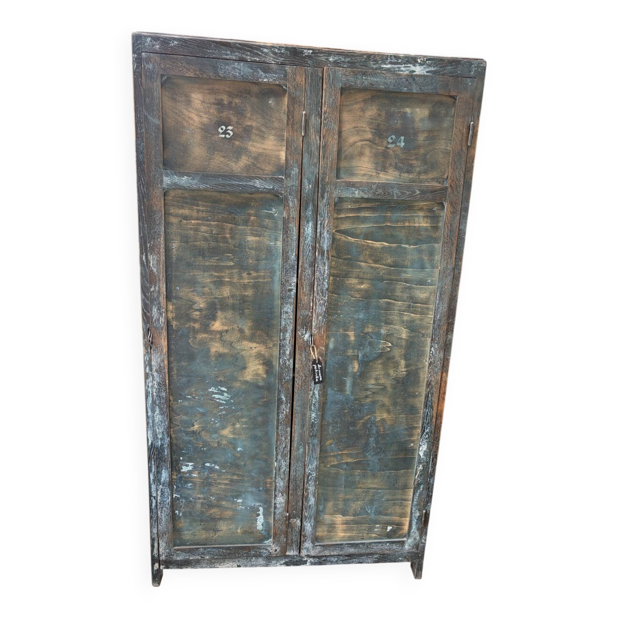 Armoire patinée vintage