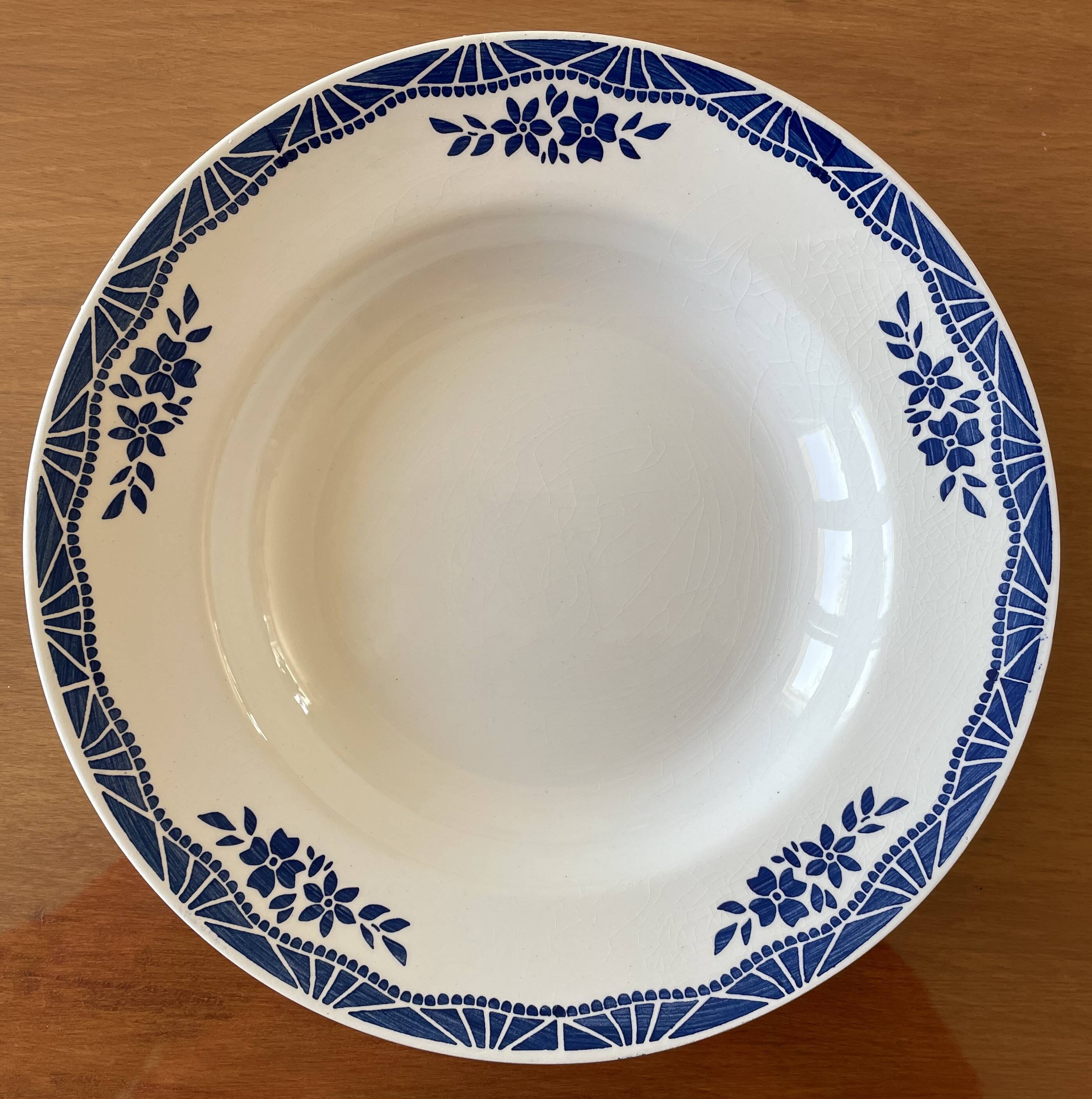 6 antique deep plates in Saint-Amand earthenware (Nord)
