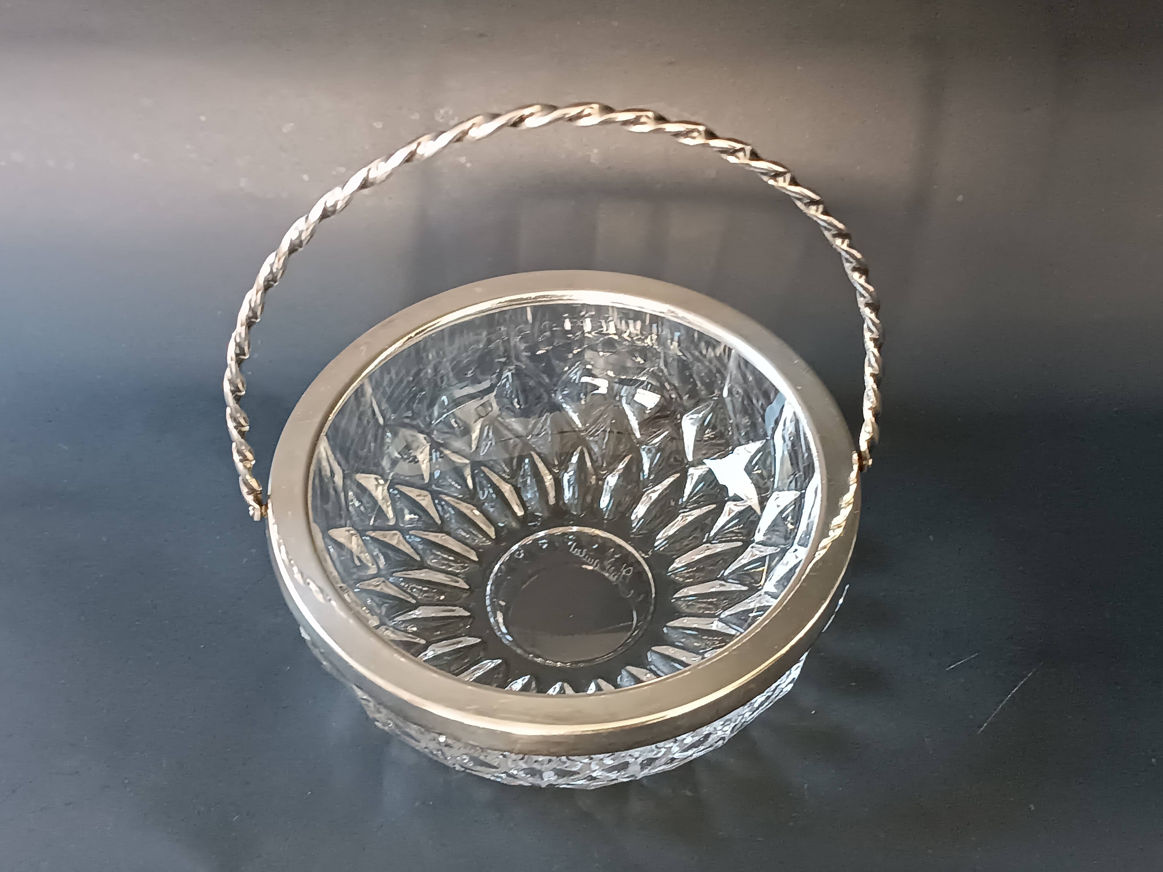 Cut crystal bowl, silver-plated metal mount, Val Saint Lambert