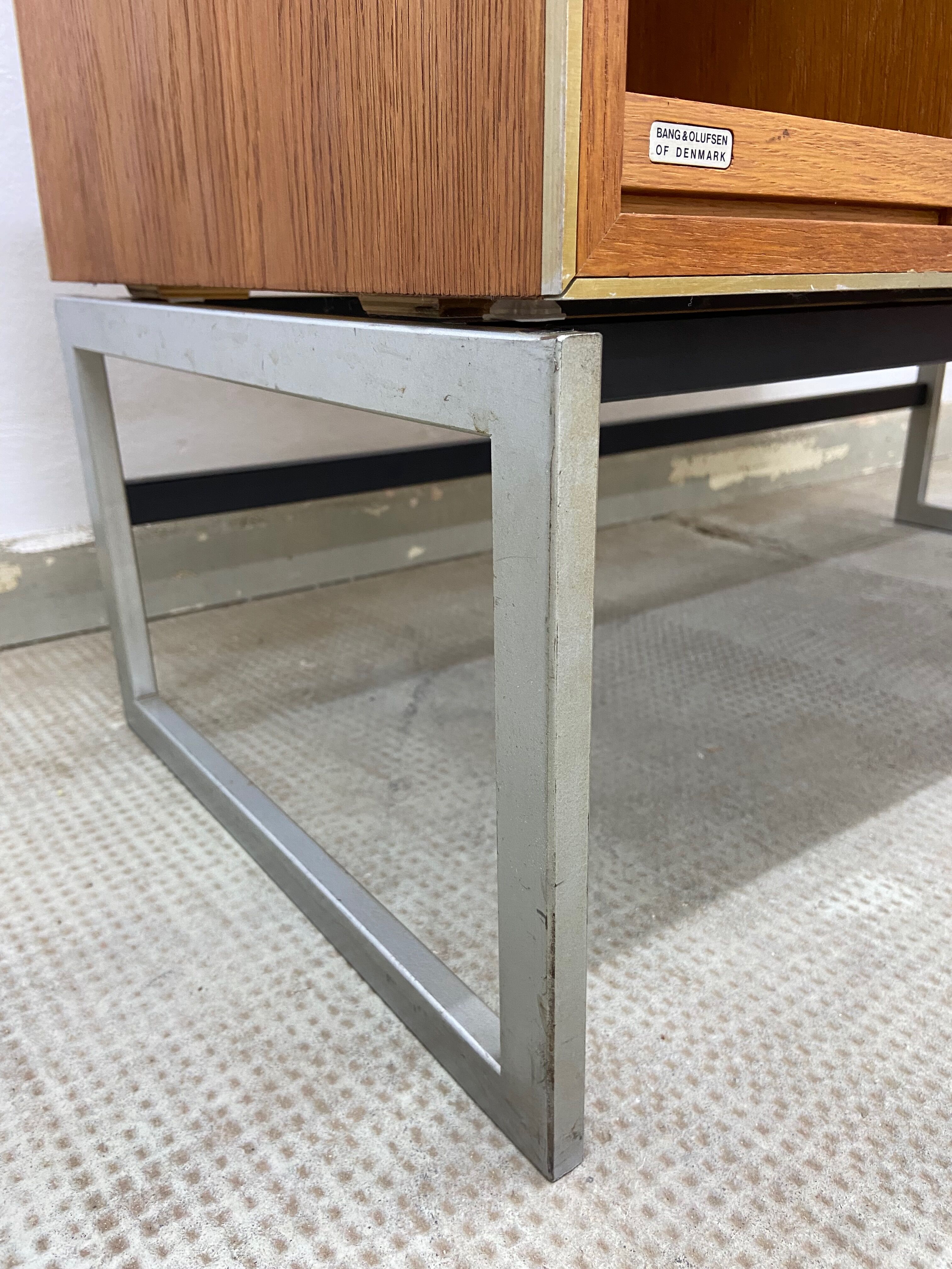 Oak sideboard MC30 by Jacob Jensen for Bang and Olufsen