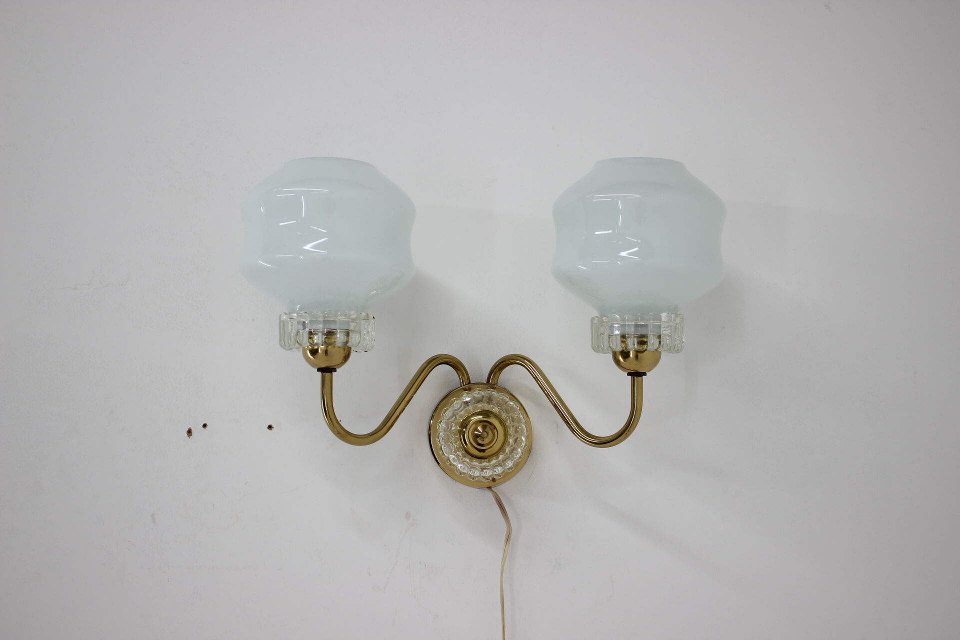 Set of chandelier and wall lamp, 1970´s.