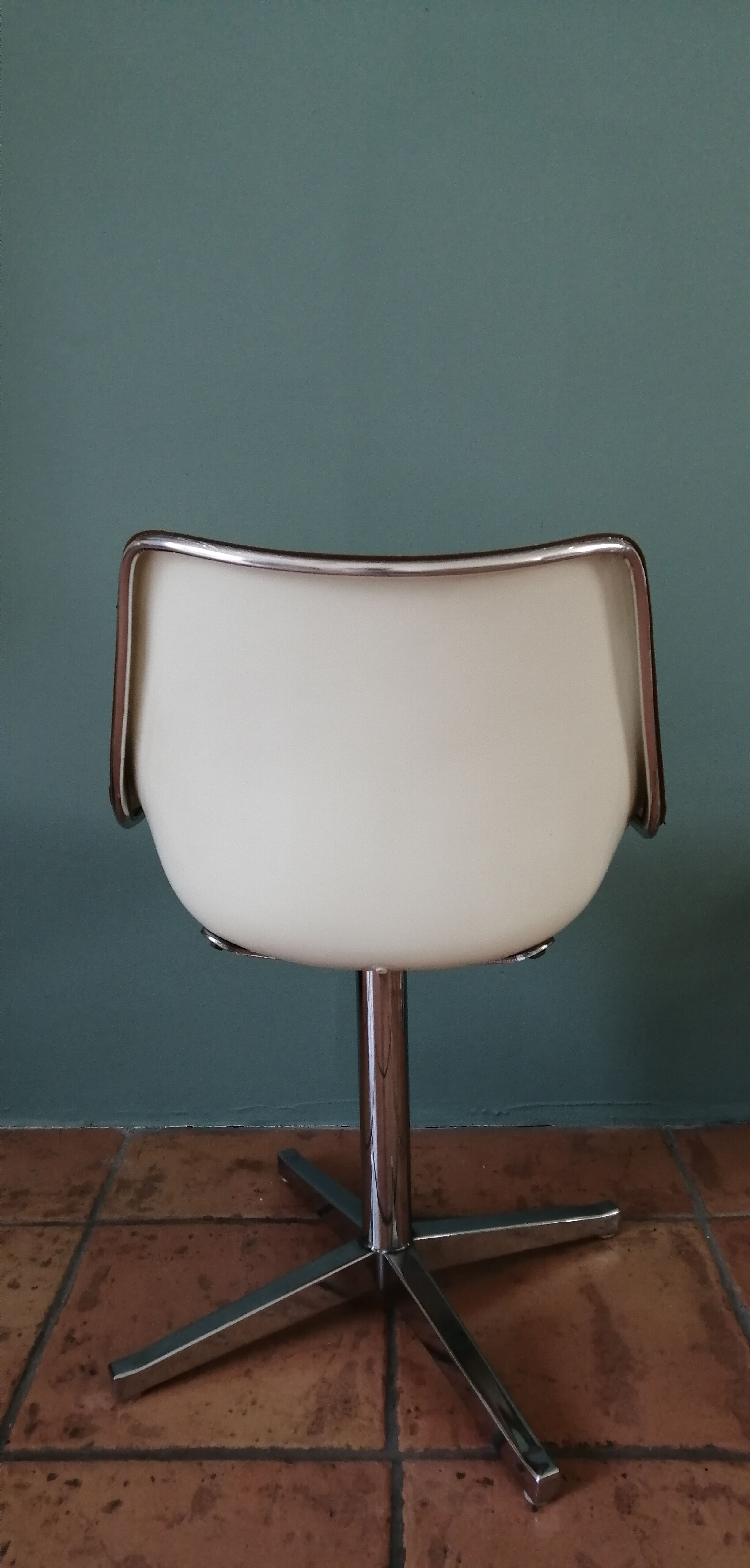 Chaise pivotante R.Schweitzer Lafargue modele L202