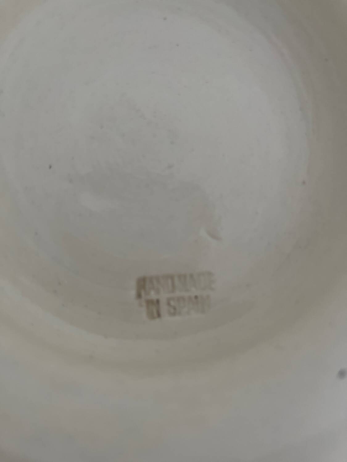 Fruit bowl on foot made in Spain in ceramic