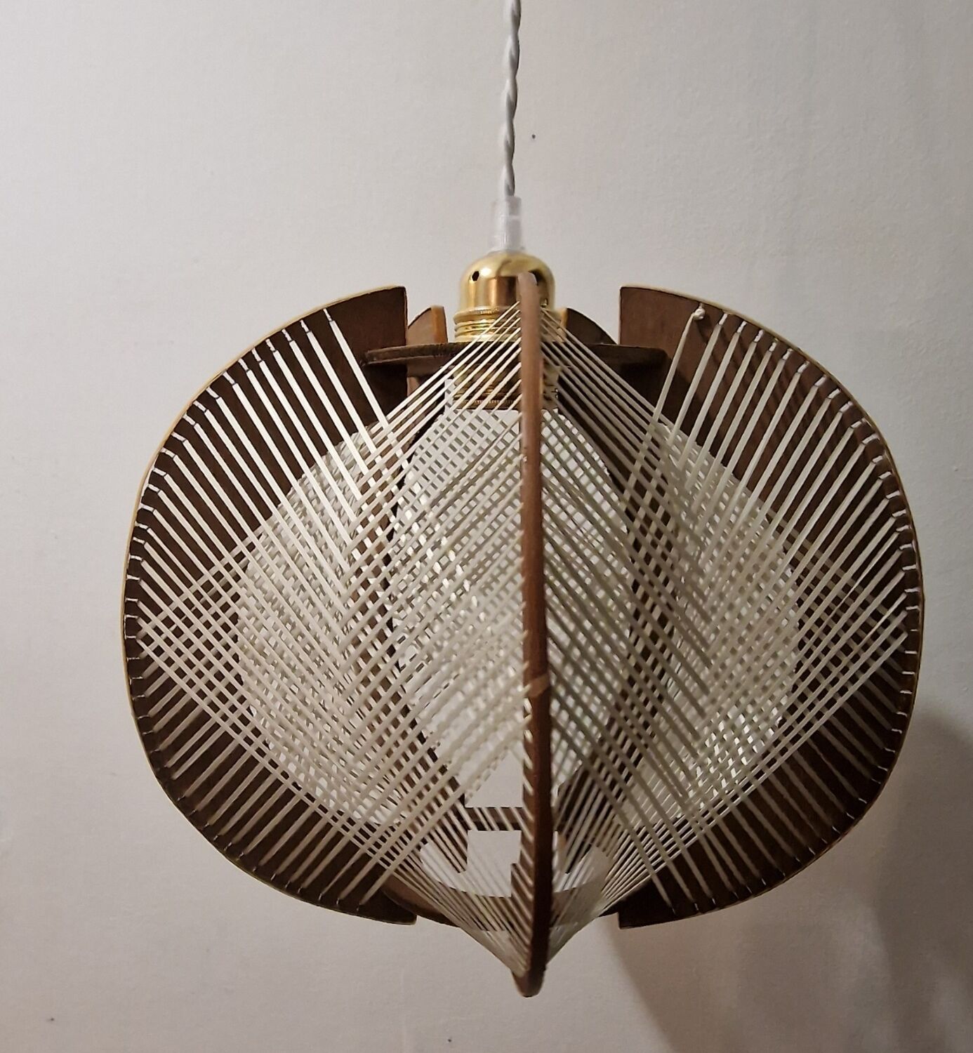 Scandinavian woven suspension lamp