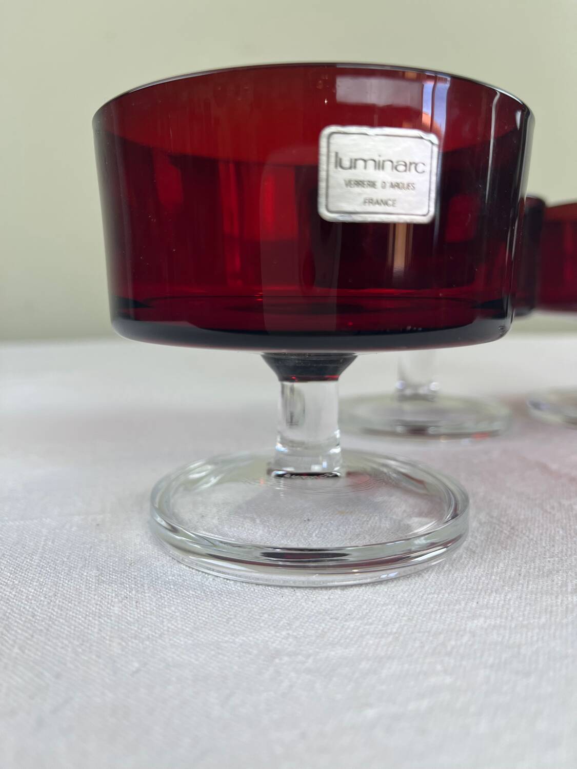 4 coupes en verre rouge