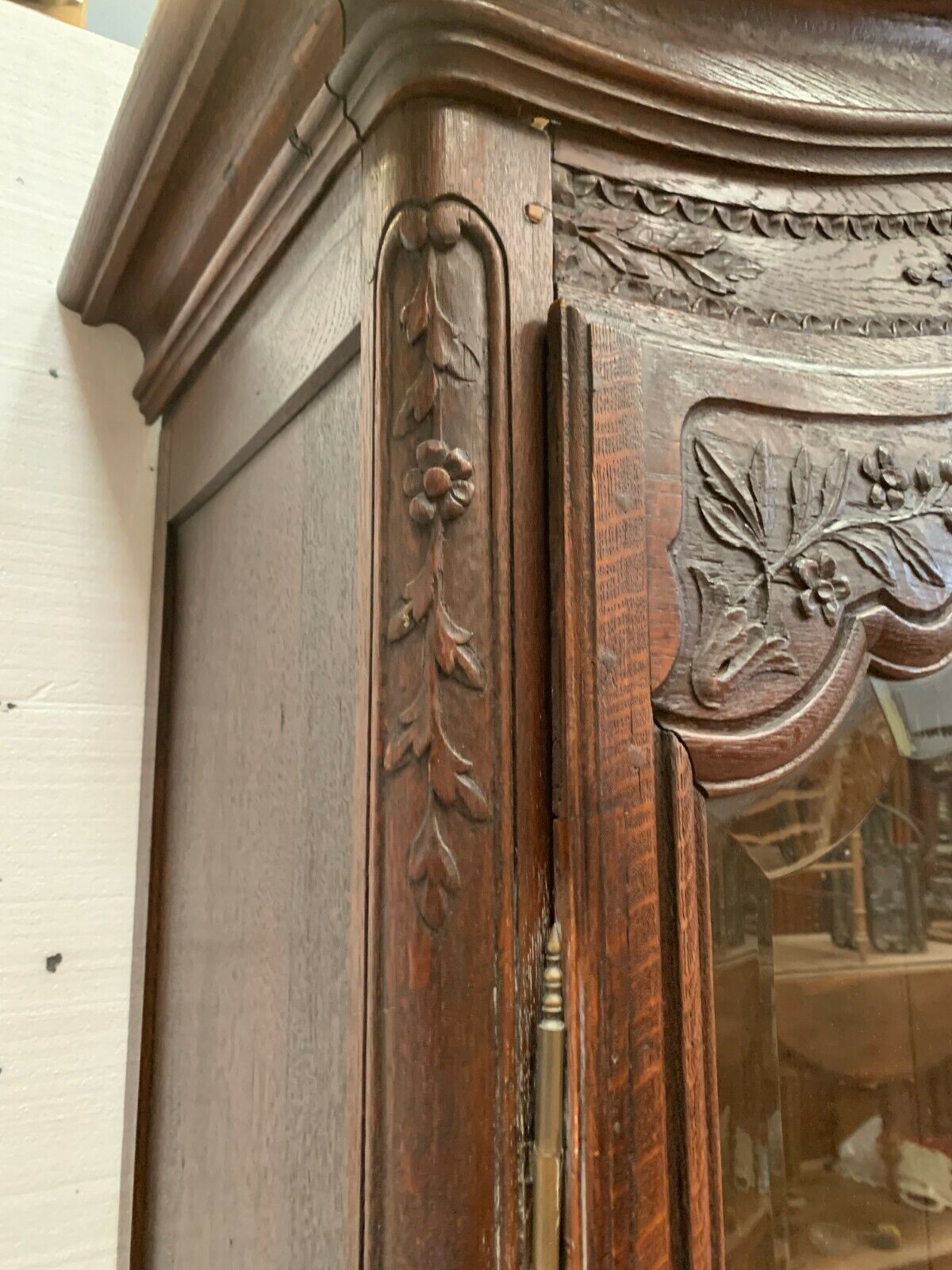 Bride wardrobe in carved channel Showcase two doors 19th century