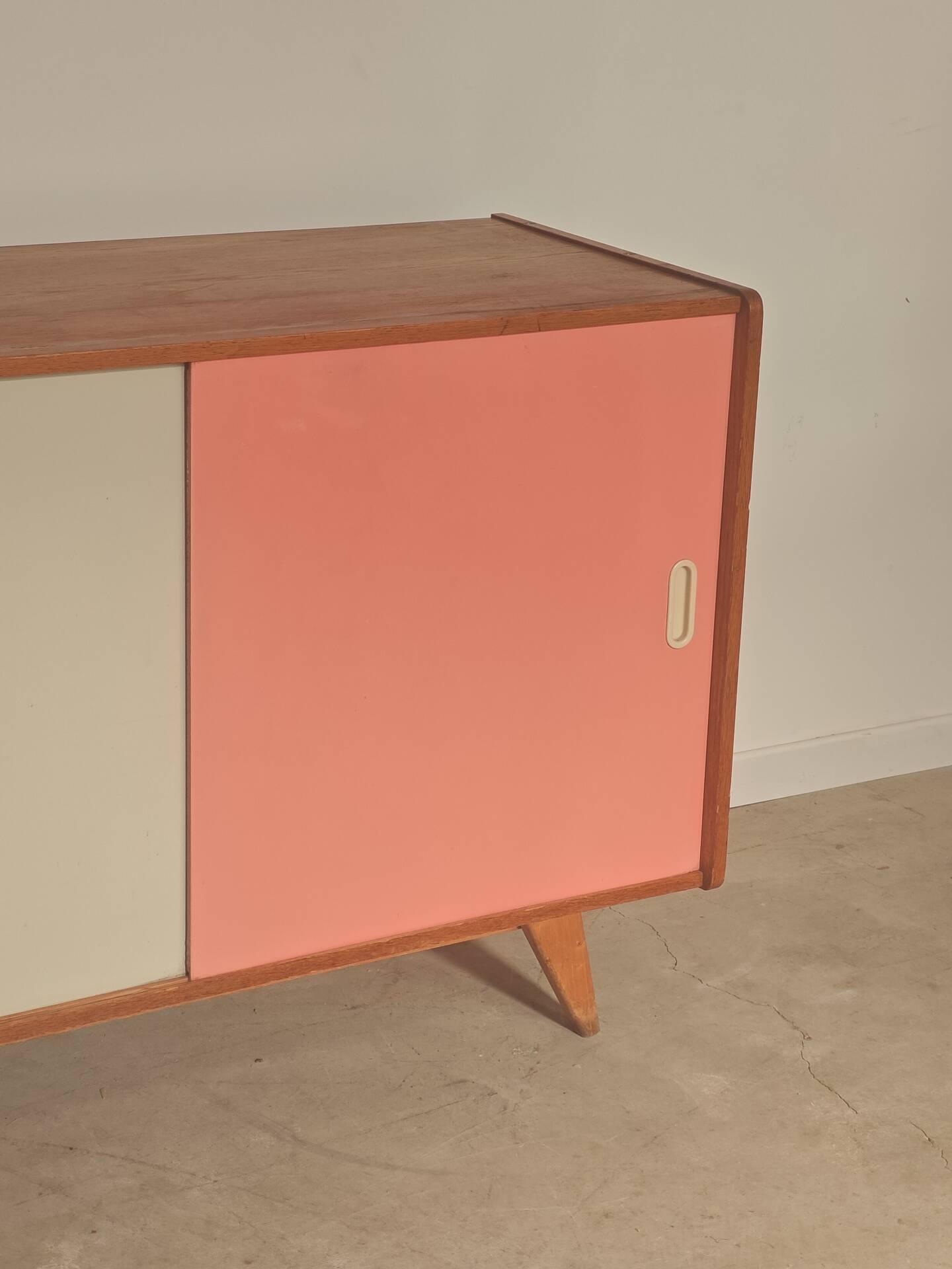 Buffet U452 pink and white by Jiri Jiroutek for Interier Praha