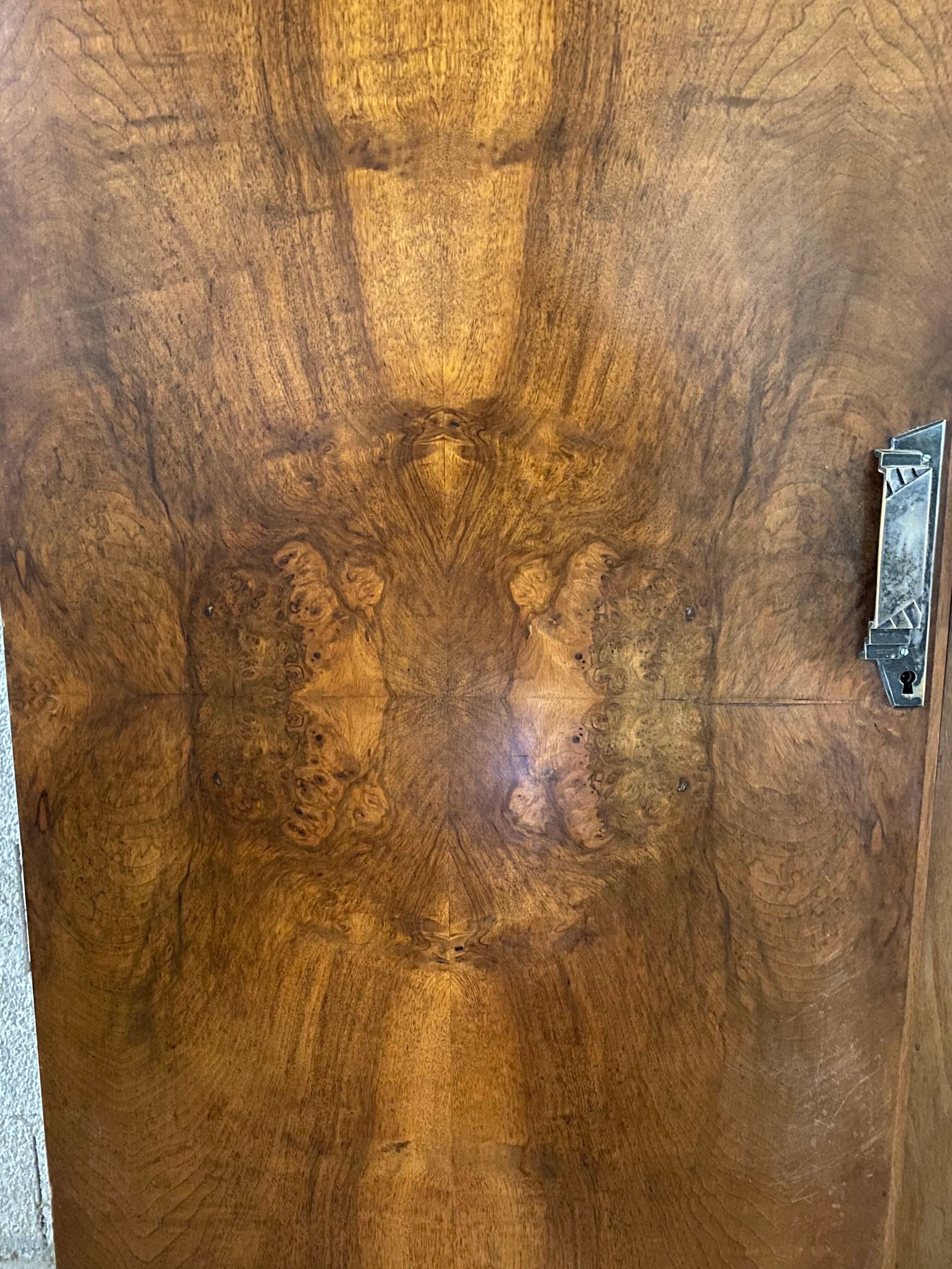 Art Deco 1930 walnut cabinet