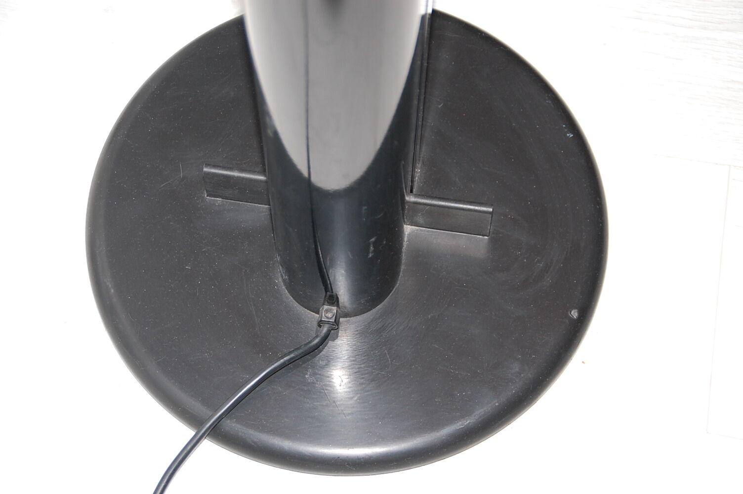 Megaron floor lamp of Gianfranco Fratinni Artemide