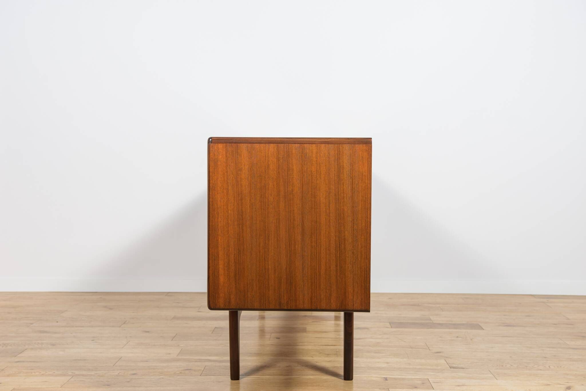 Buffet Mid-Century Modern par Victor Wilkins pour G-Plan, années 1960.